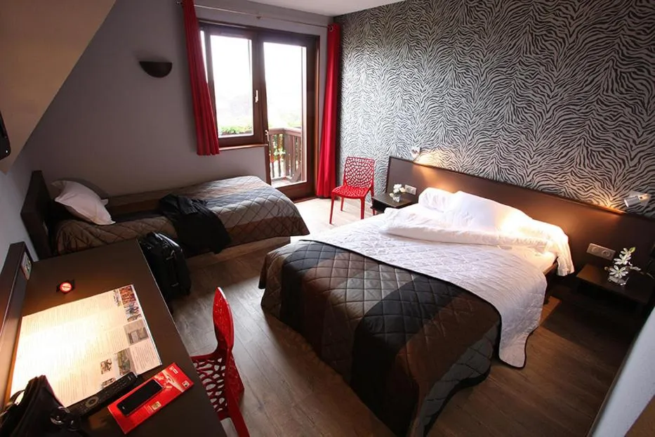 Bed in Hôtel Restaurant Les Alizés