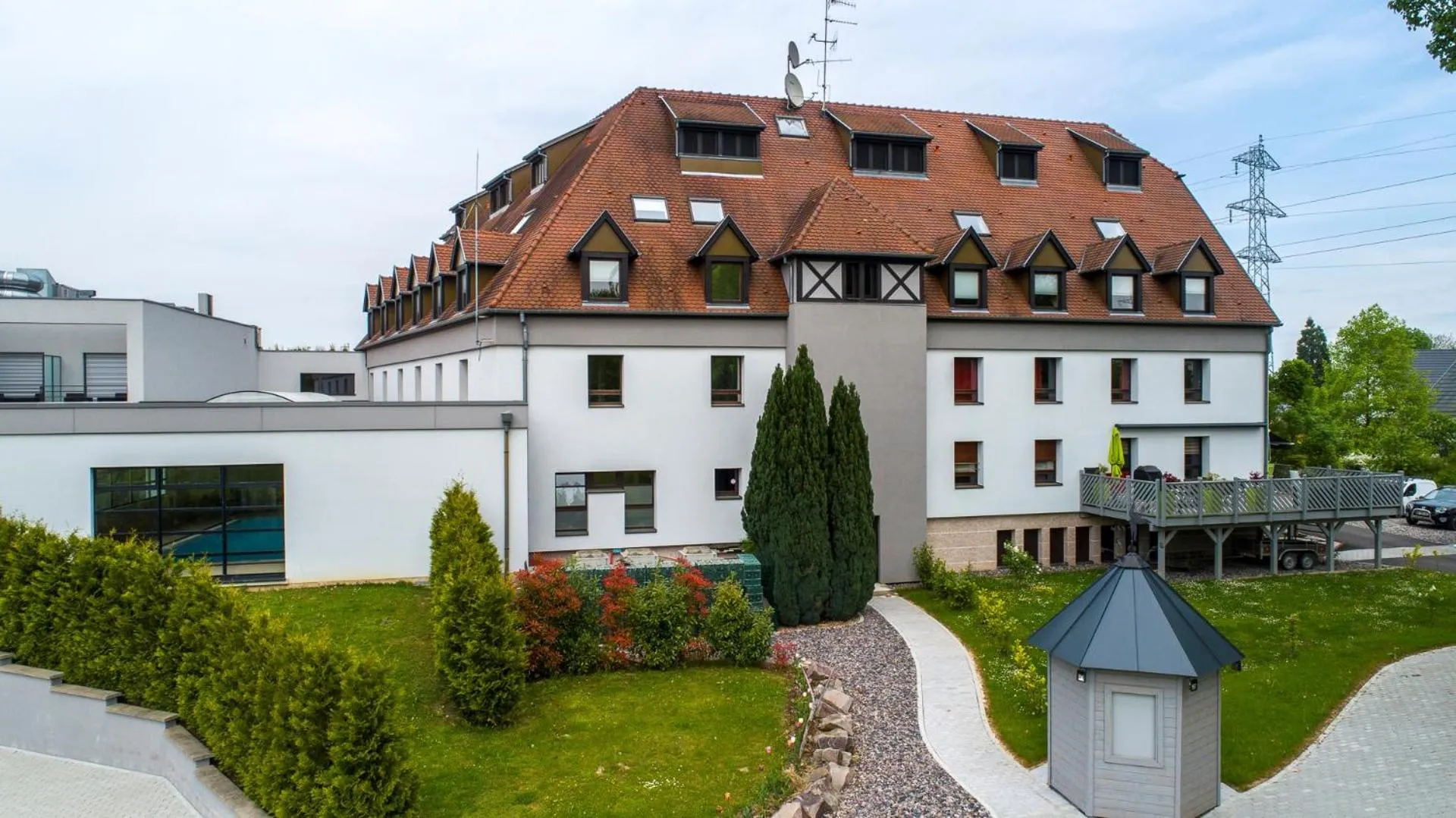 Property building in Hôtel Restaurant Les Alizés