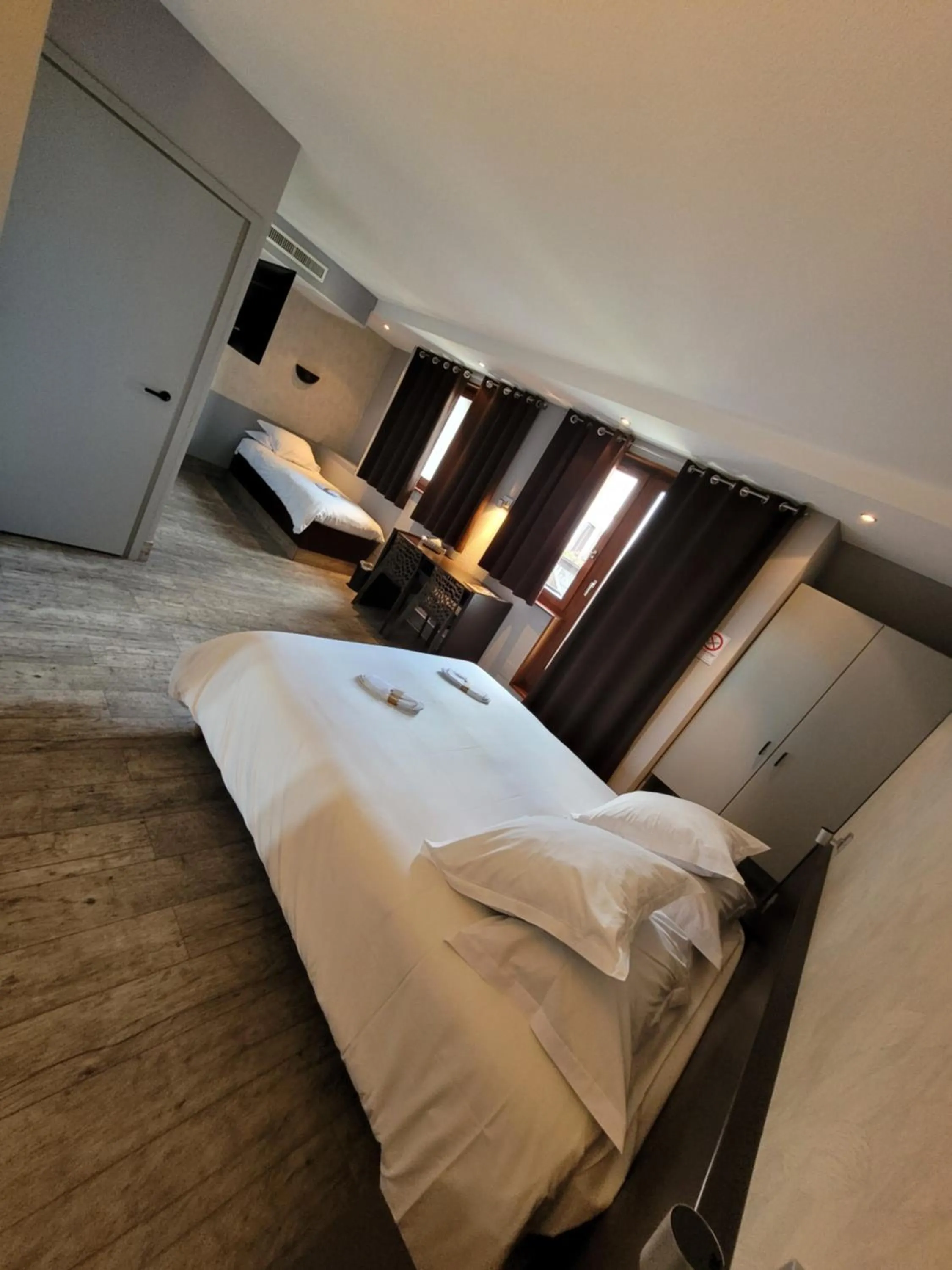 Bedroom, Bed in Hôtel Restaurant Les Alizés