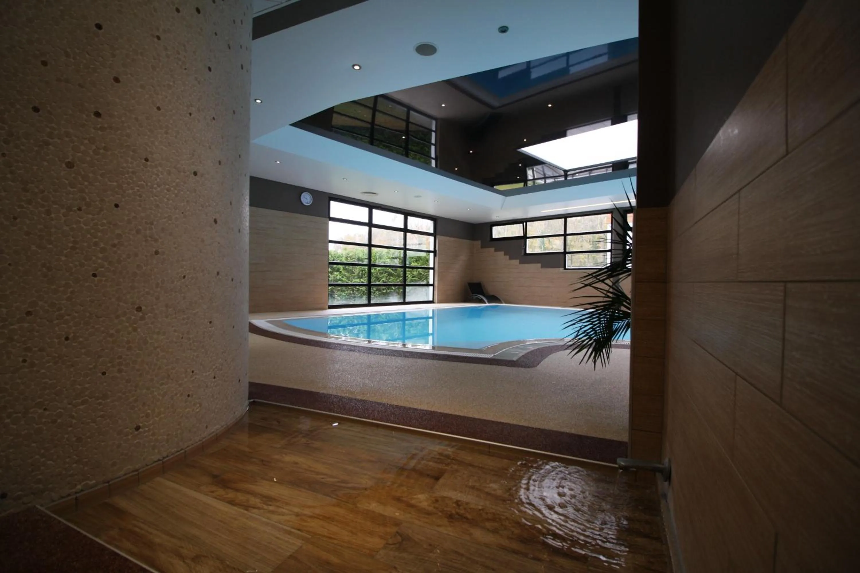 Pool view in Hôtel Restaurant Les Alizés