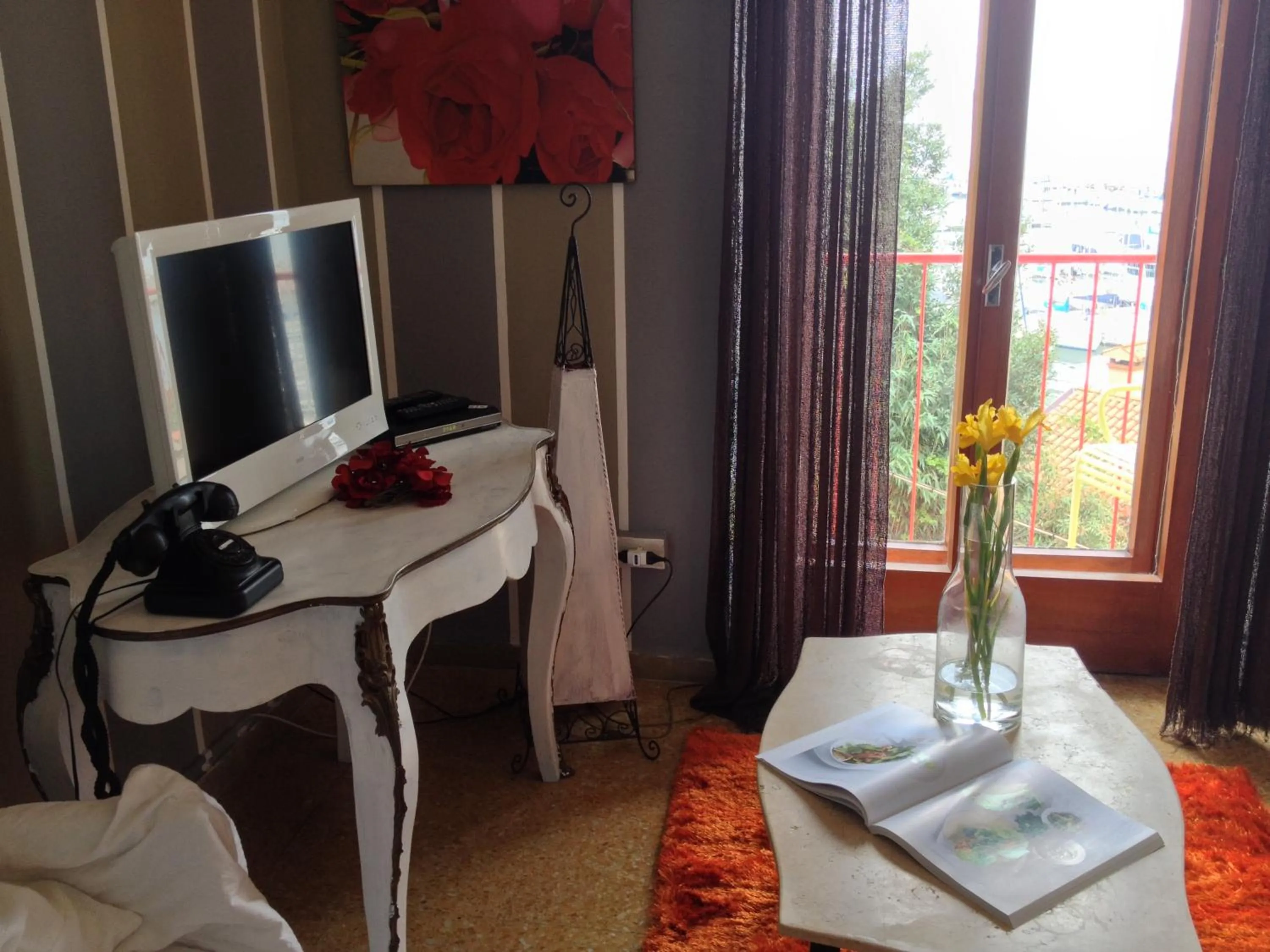 TV and multimedia in Hotel Mignon