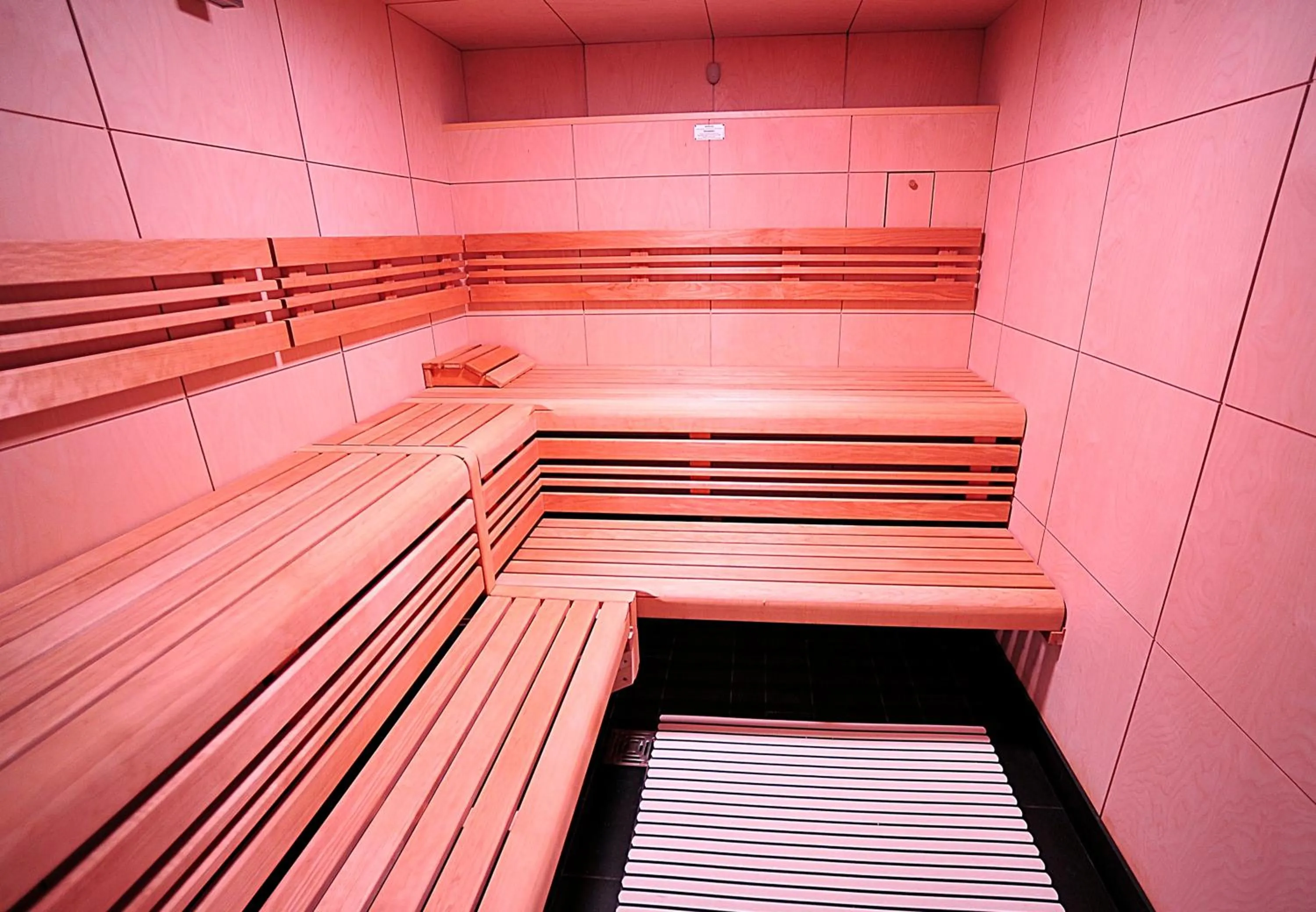 Spa and wellness centre/facilities in B&B HOME Lyon Centre Berthelot