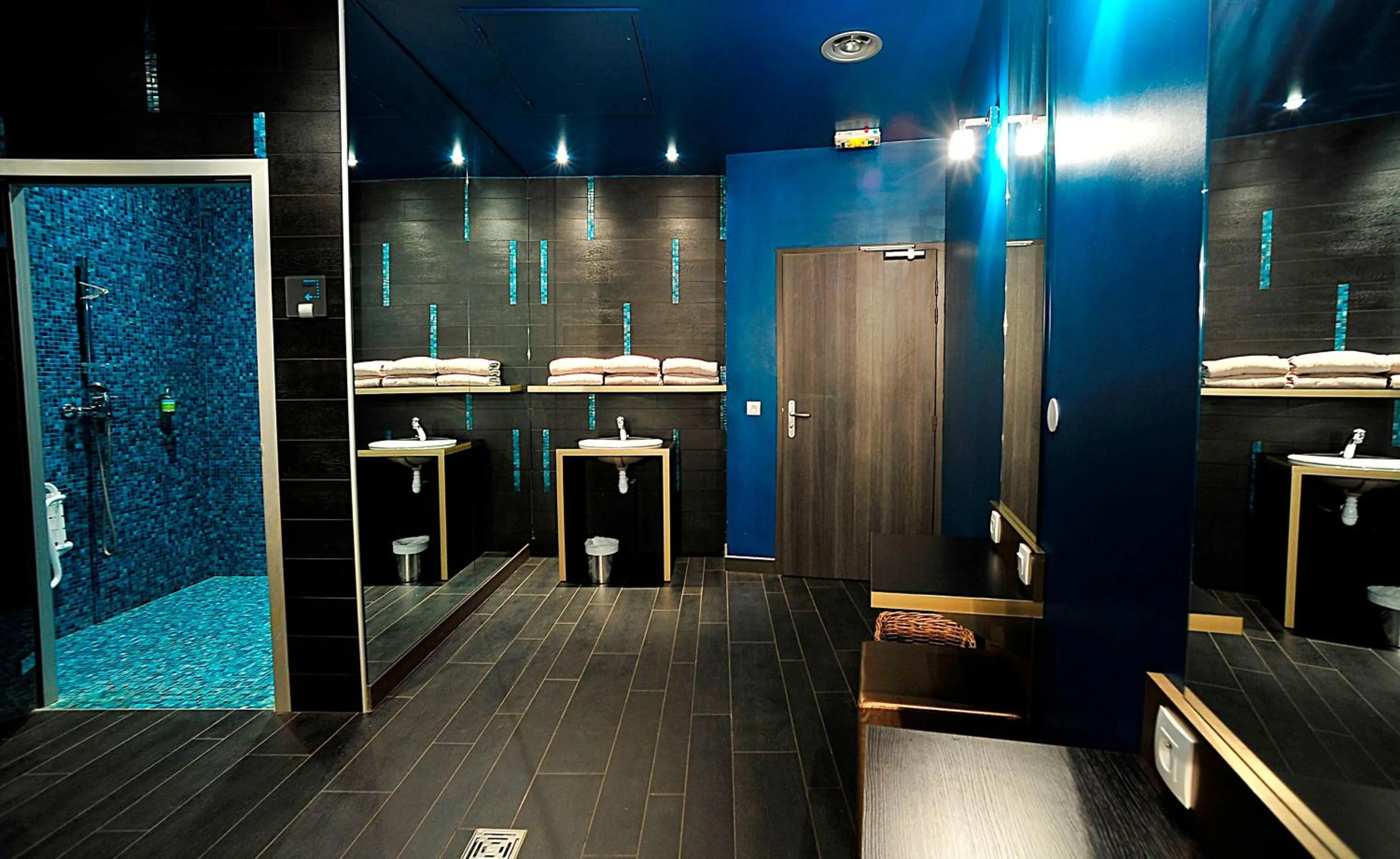 Spa and wellness centre/facilities in B&B HOME Lyon Centre Berthelot