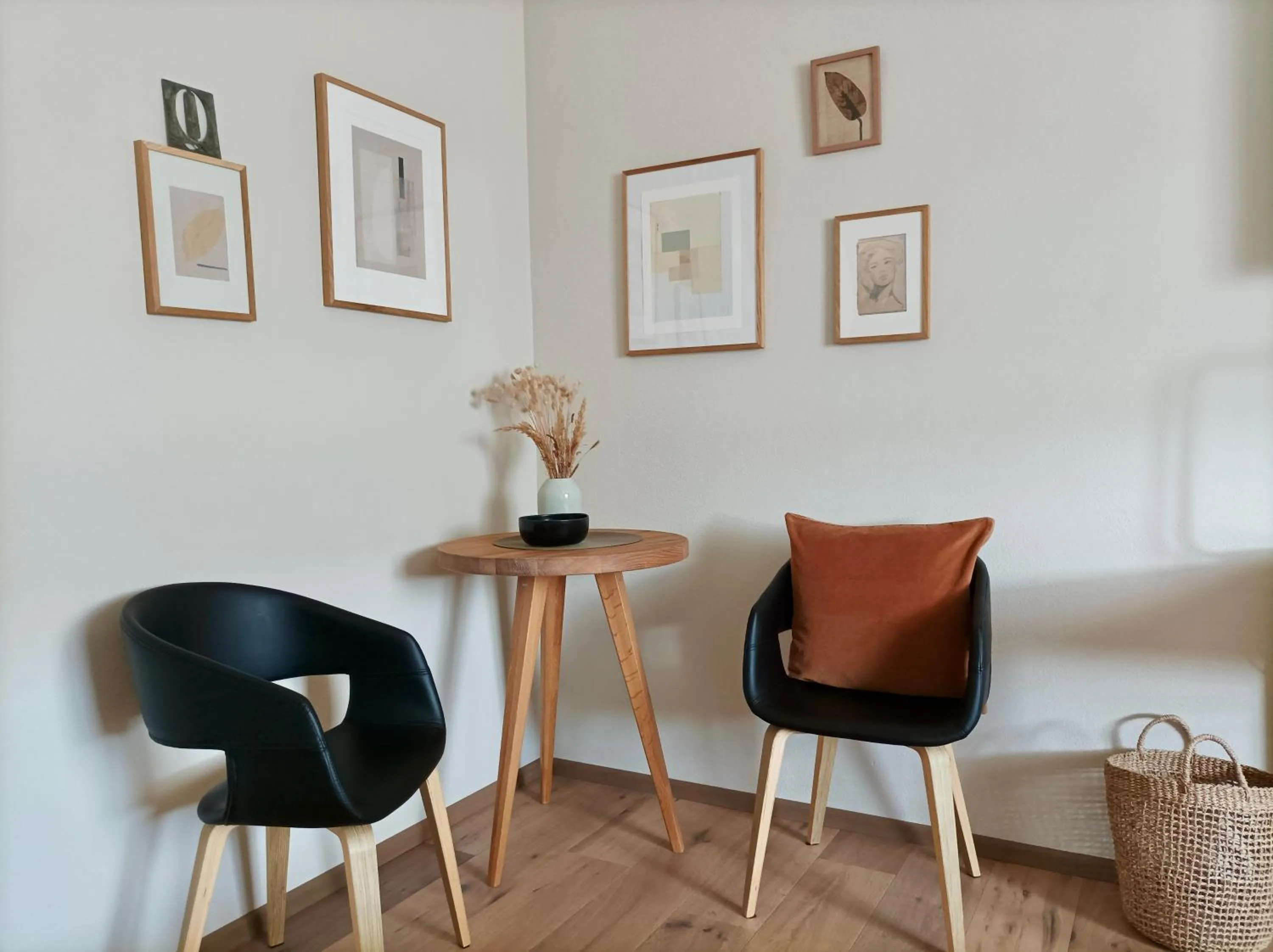 Dining area in Das Kornburg-Quartier