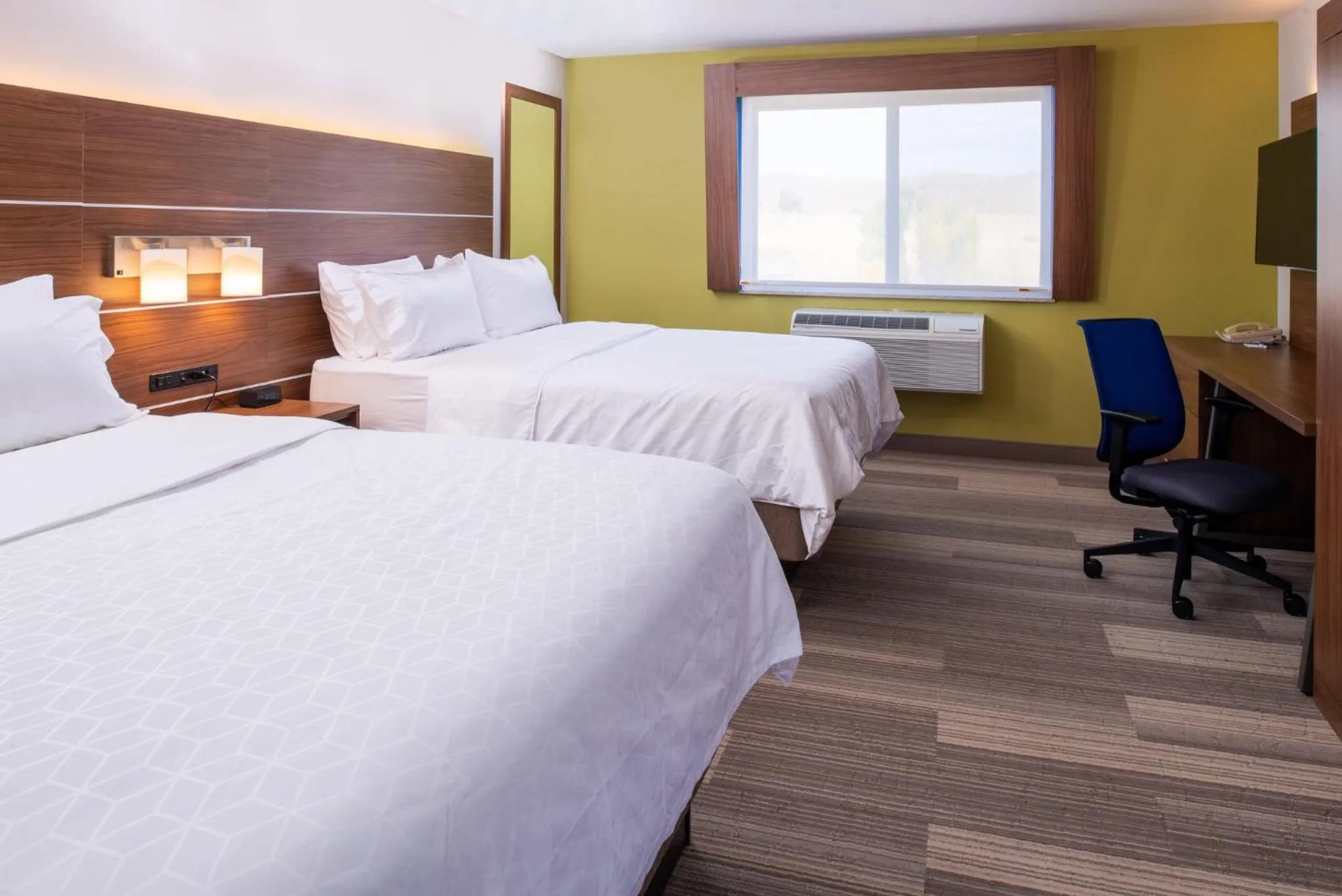 Photo of the whole room, Bed in Holiday Inn Express Hotel & Suites Gunnison by IHG