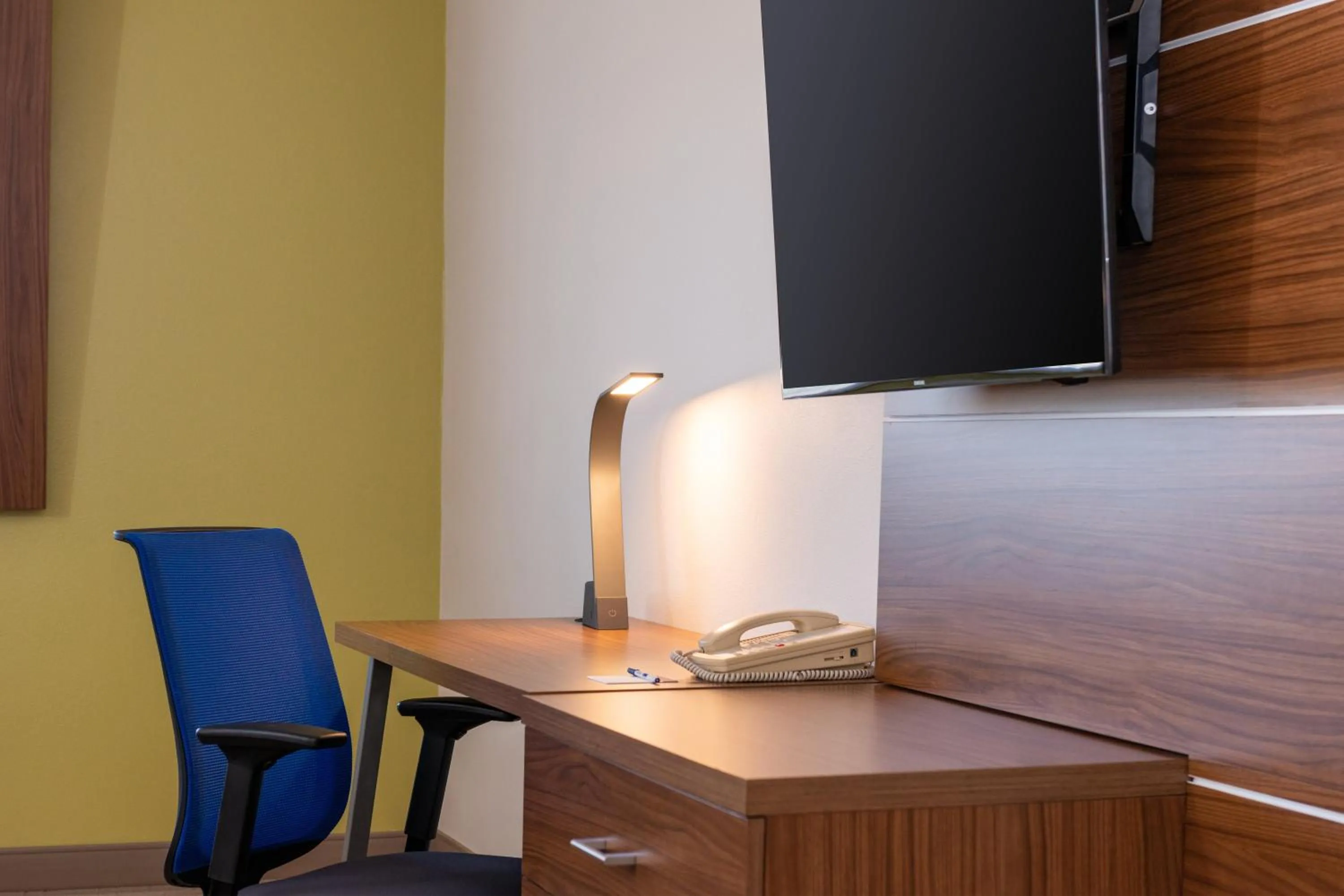 Photo of the whole room in Holiday Inn Express Hotel & Suites Gunnison by IHG