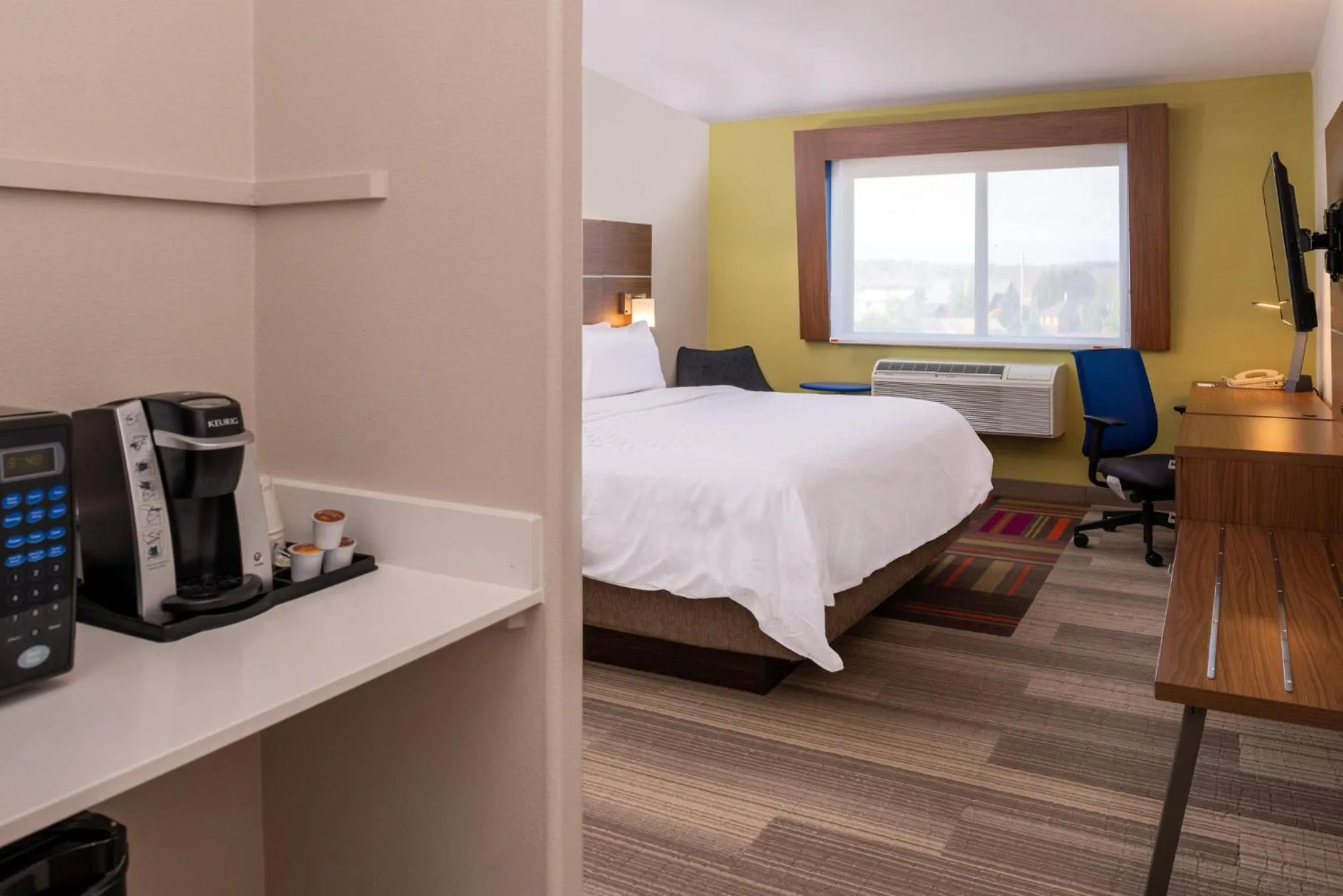 Photo of the whole room, Bed in Holiday Inn Express Hotel & Suites Gunnison by IHG