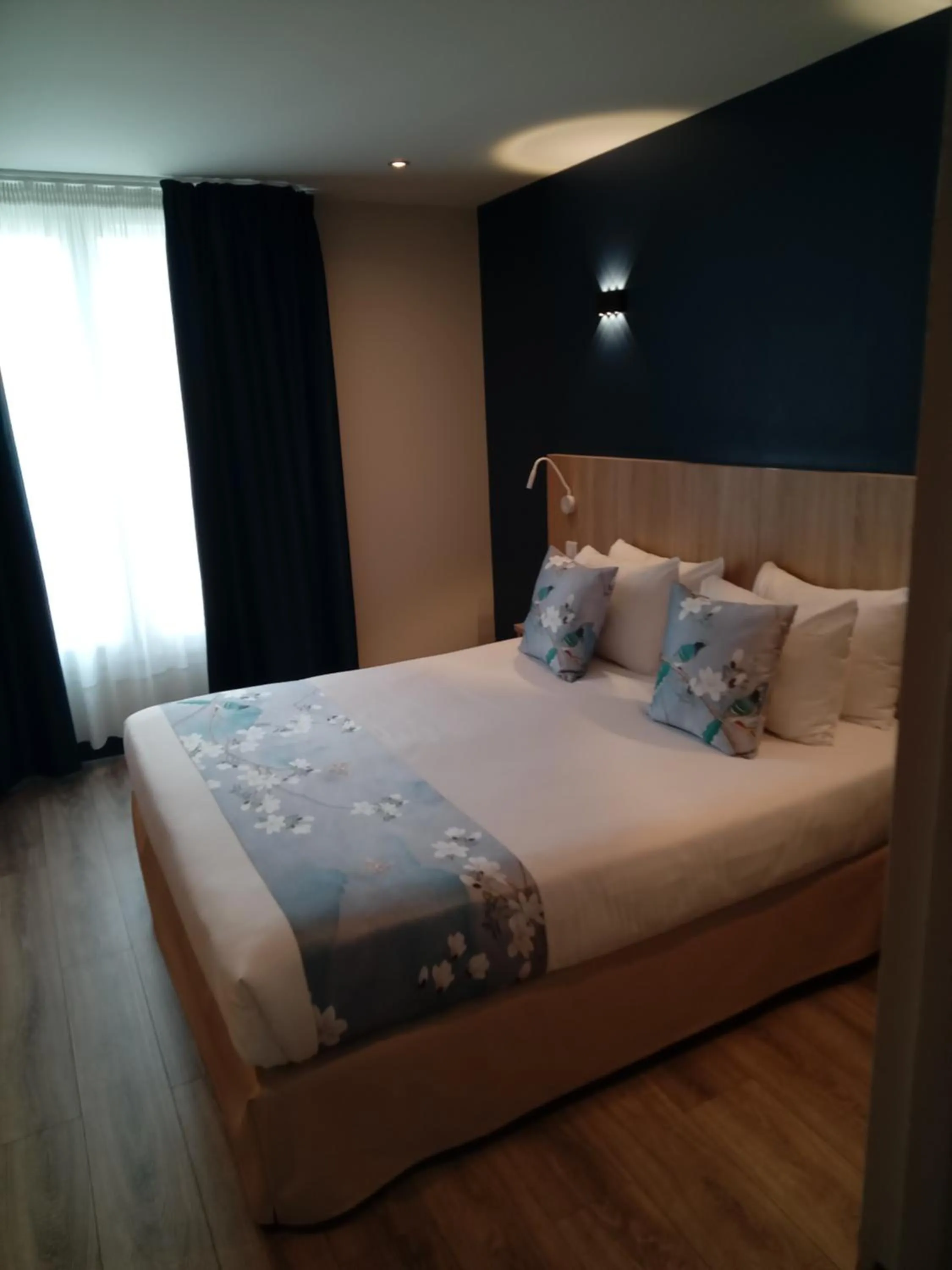 Bed in Hotel Modern Est