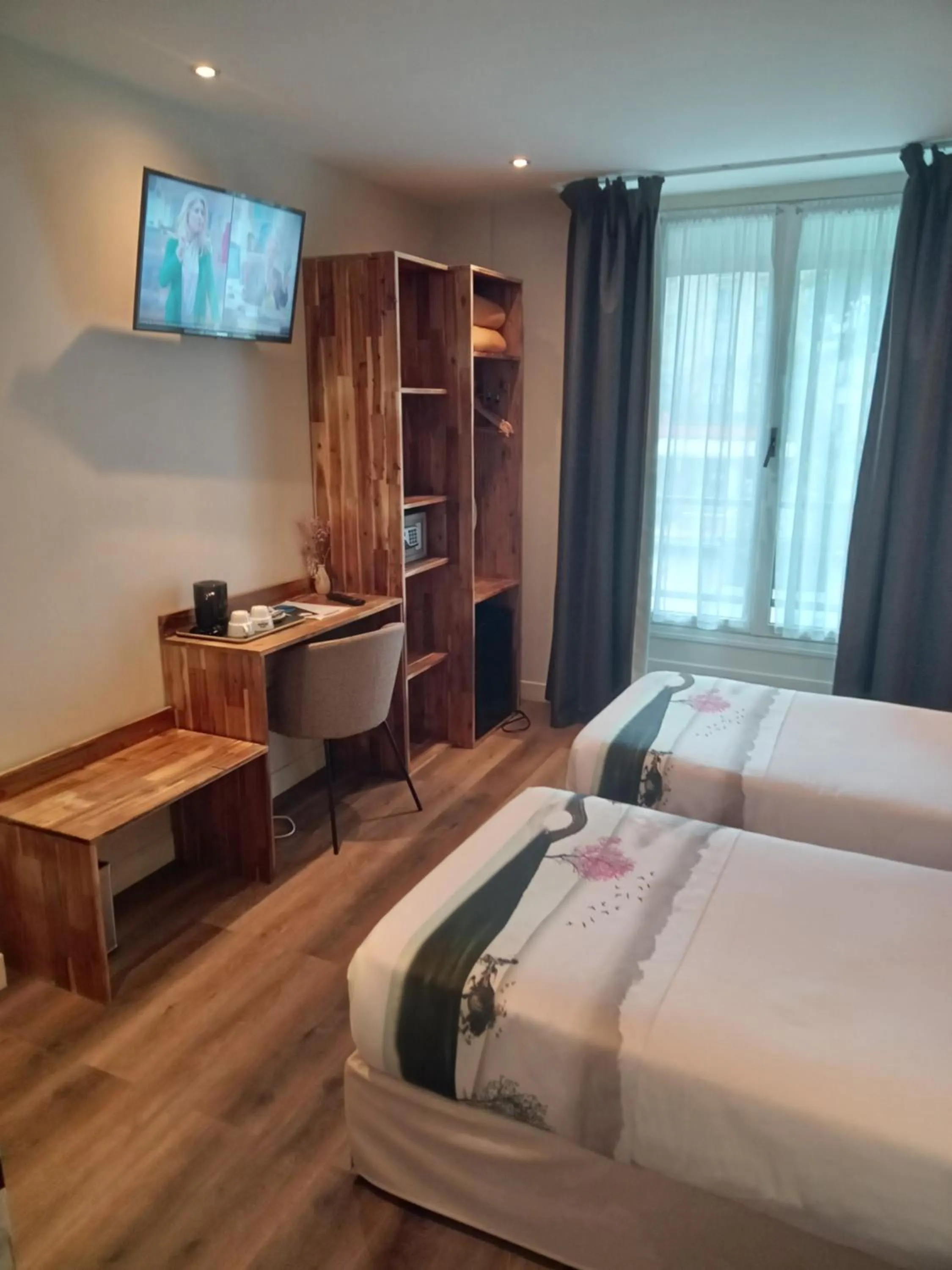 Bed in Hotel Modern Est