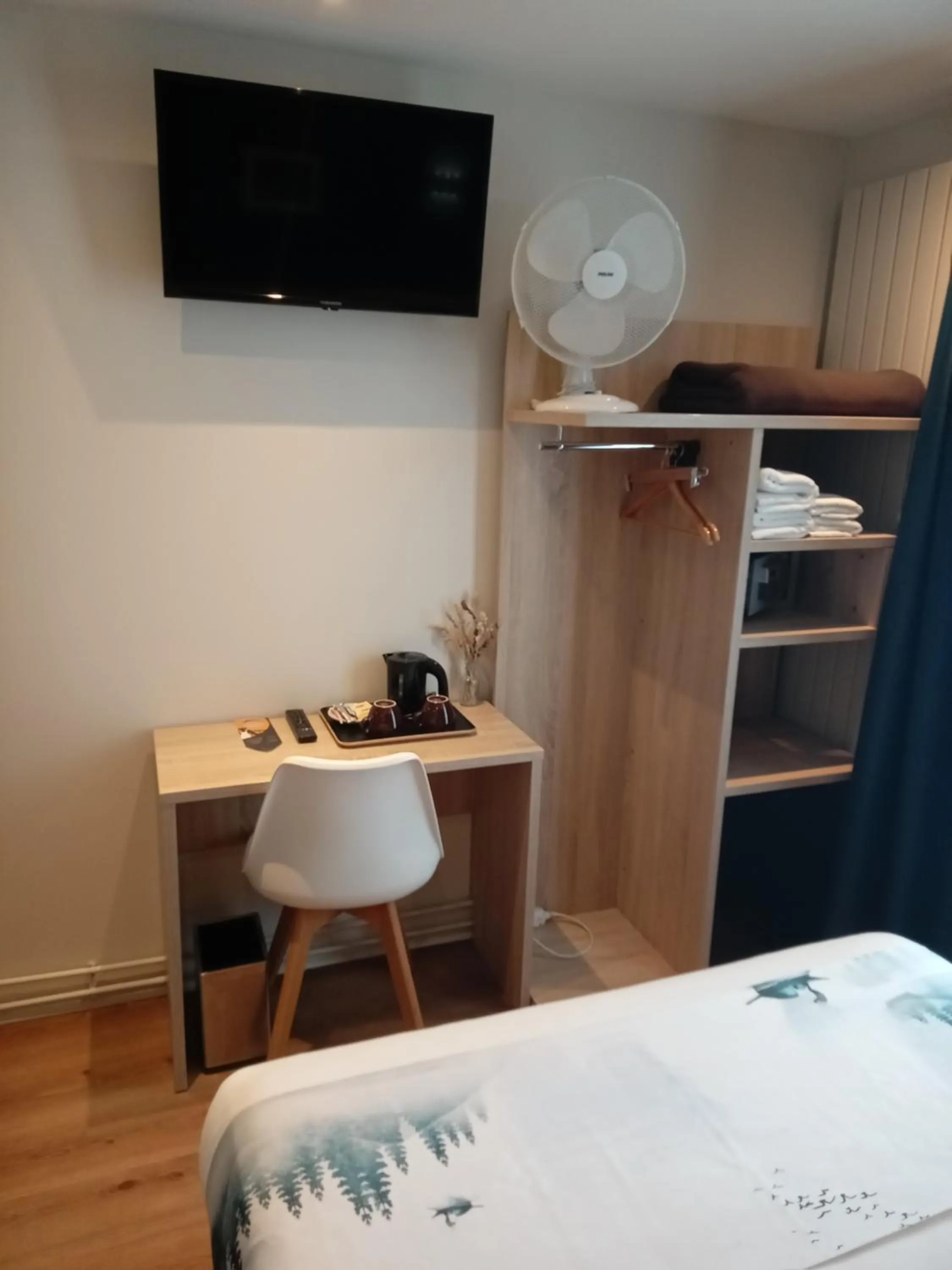 Bed in Hotel Modern Est