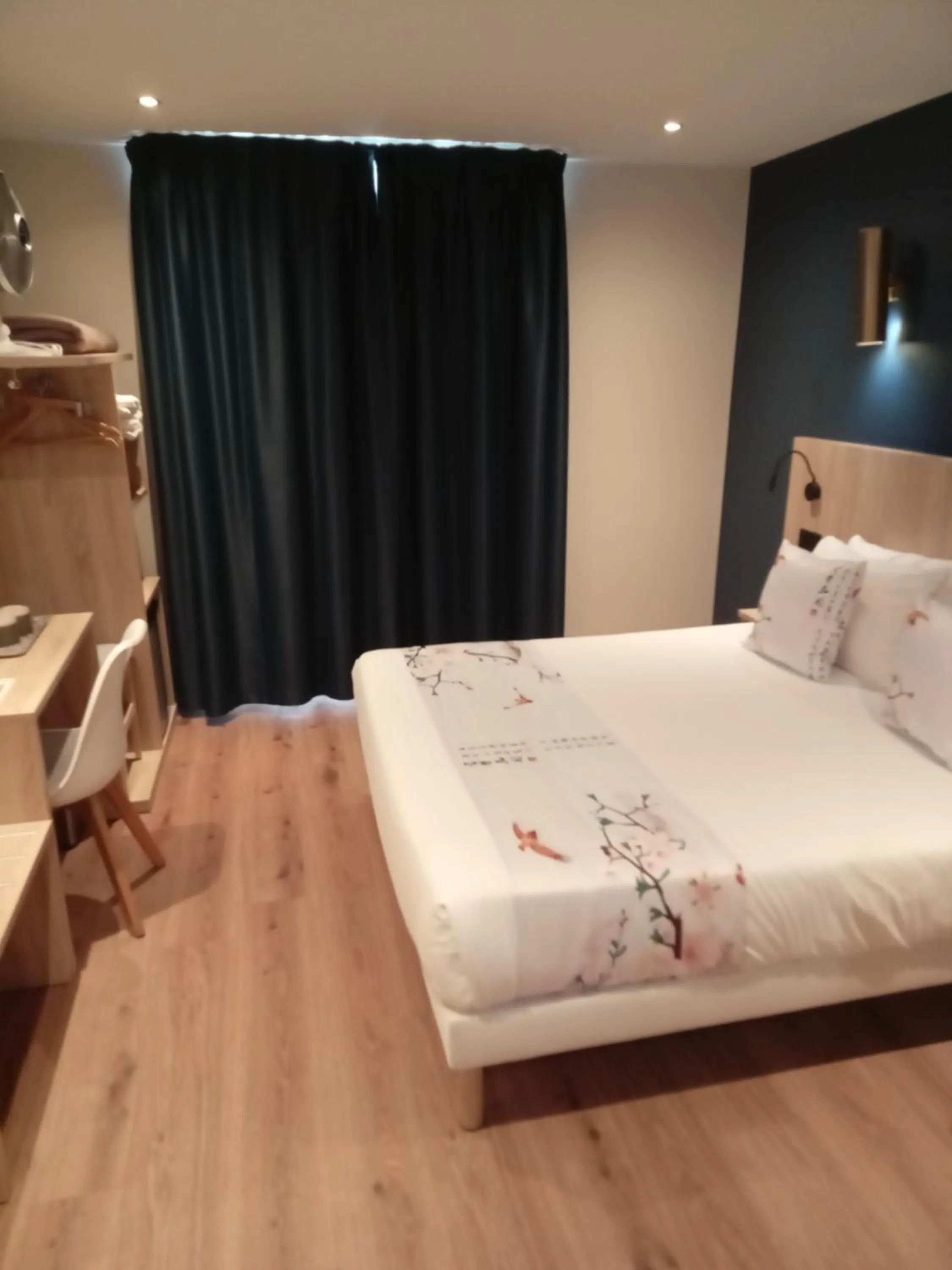 Bed in Hotel Modern Est