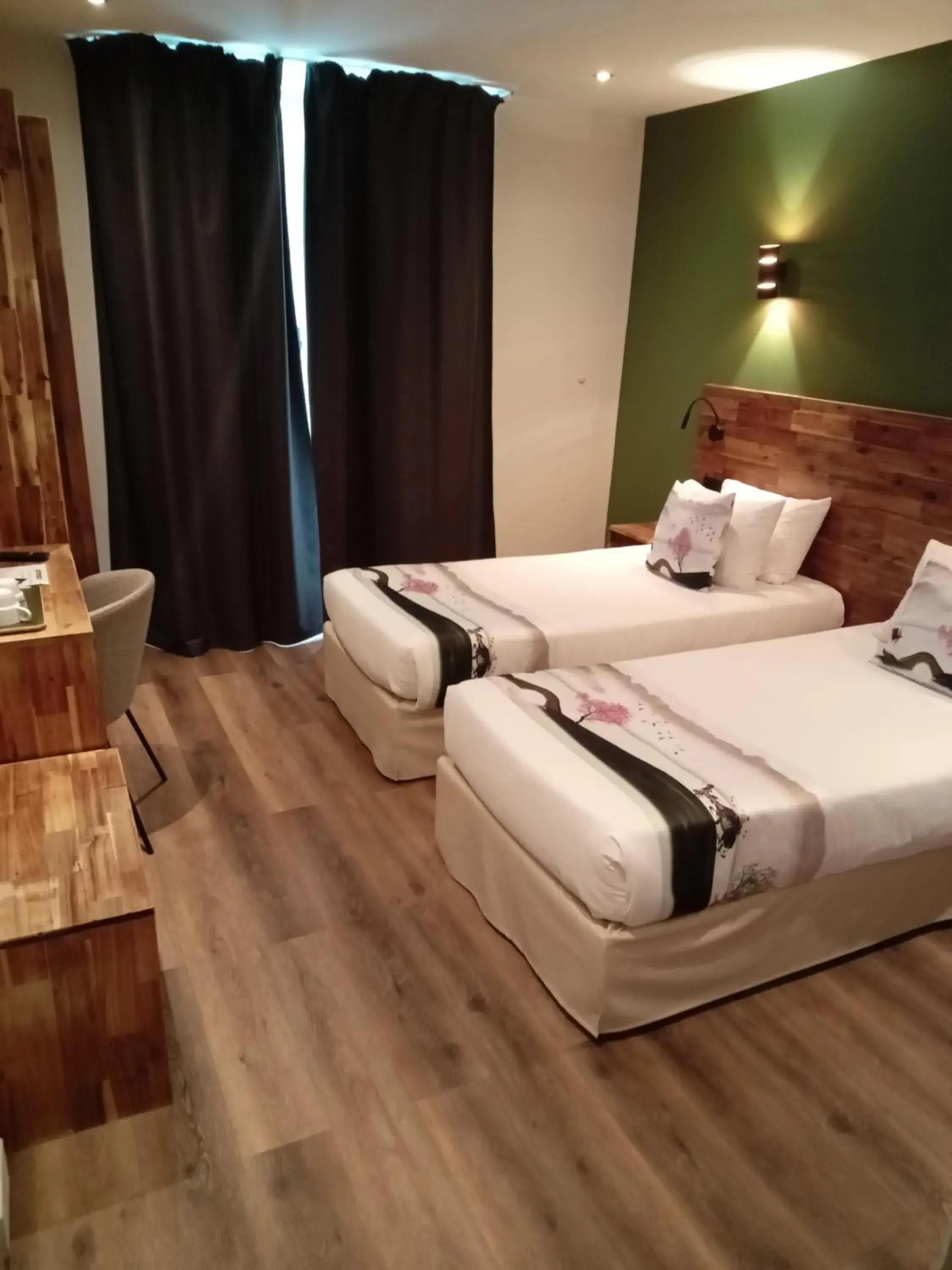 Twin Room in Hotel Modern Est Twin Room in Hotel Modern Est