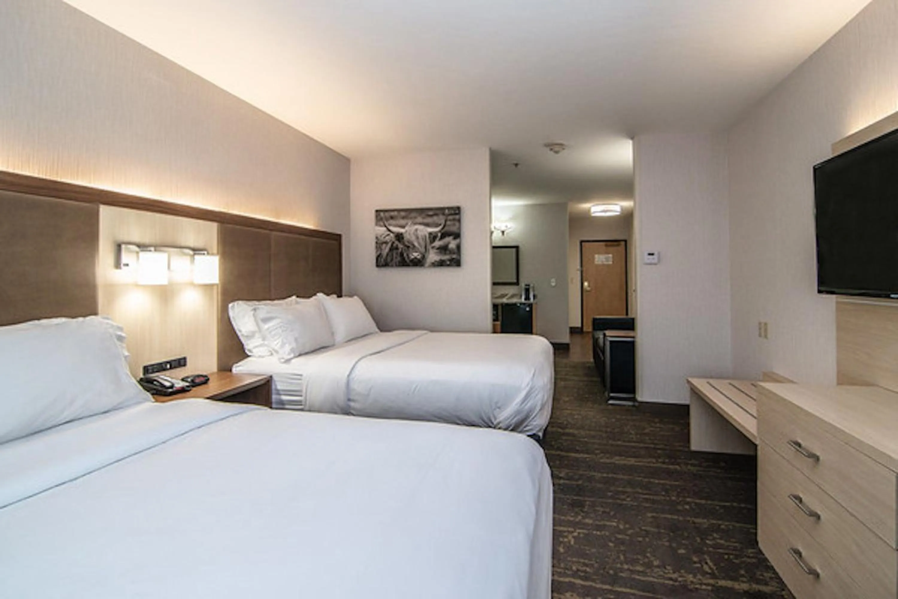 Photo of the whole room, Bed in Holiday Inn Express Hotel & Suites Kalispell by IHG