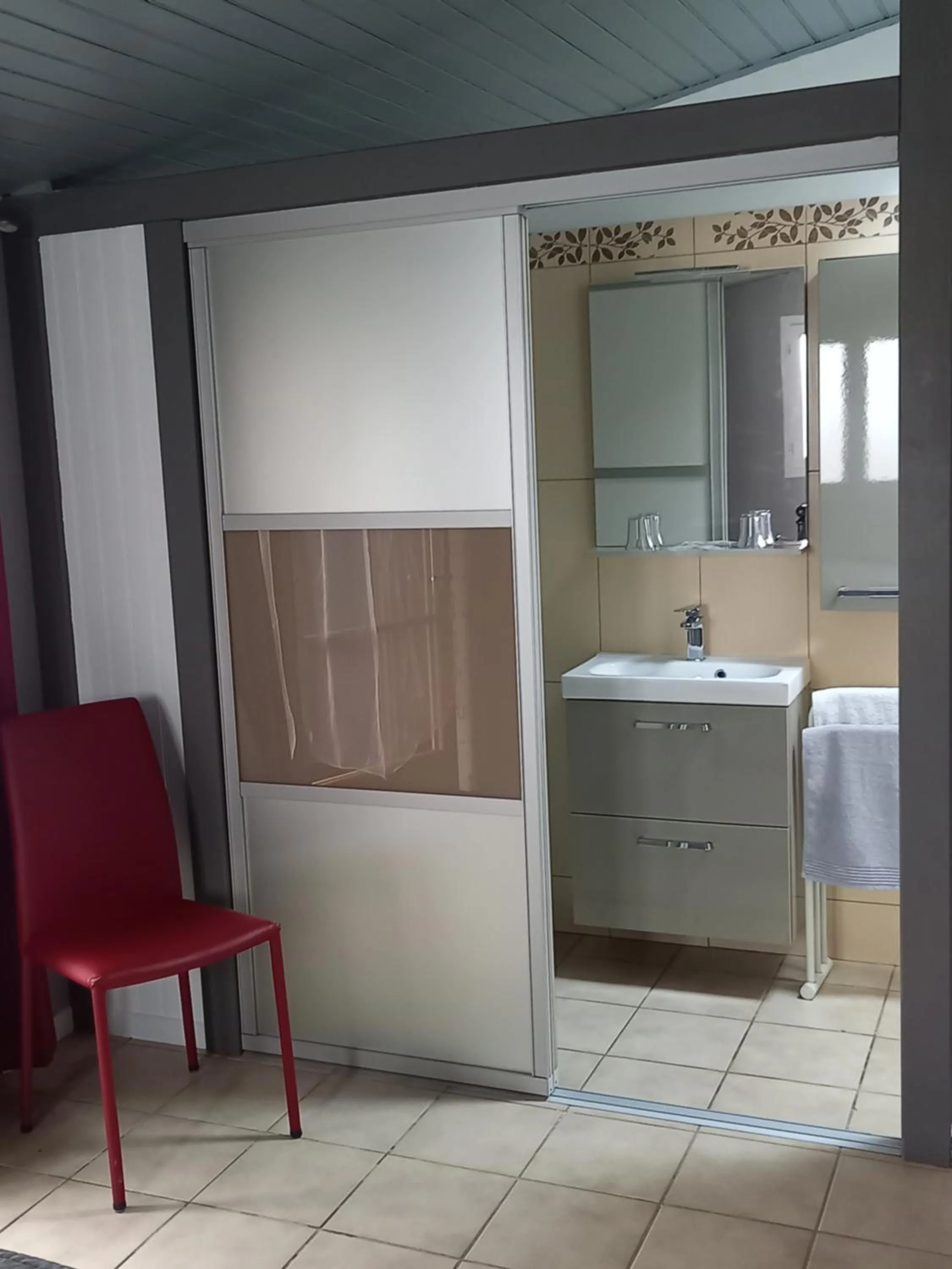 Shower in Villa Goxoki avec piscine Saint Jean Pied de Port