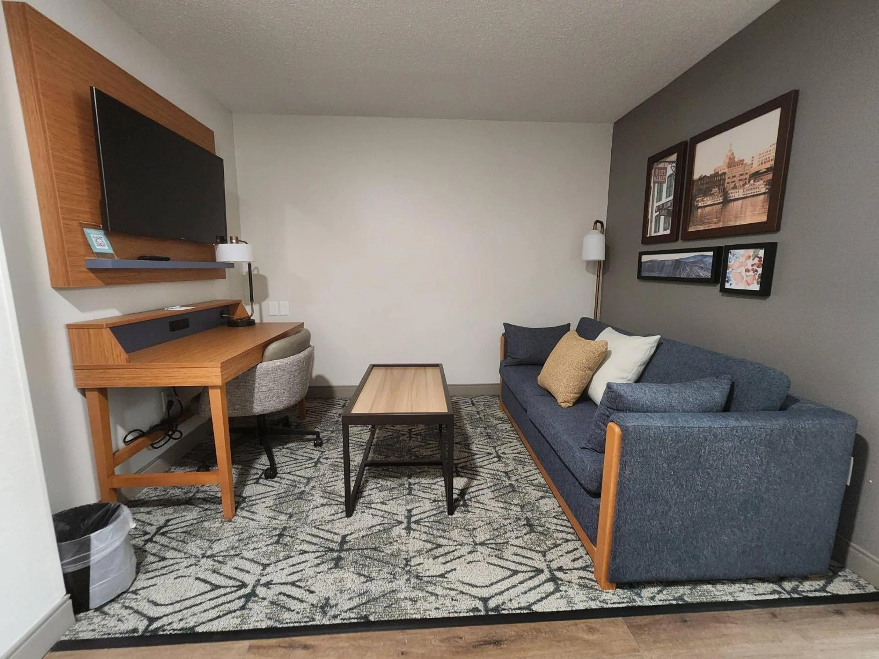 Bedroom in Country Inn & Suites by Radisson, Dahlgren-King George, VA