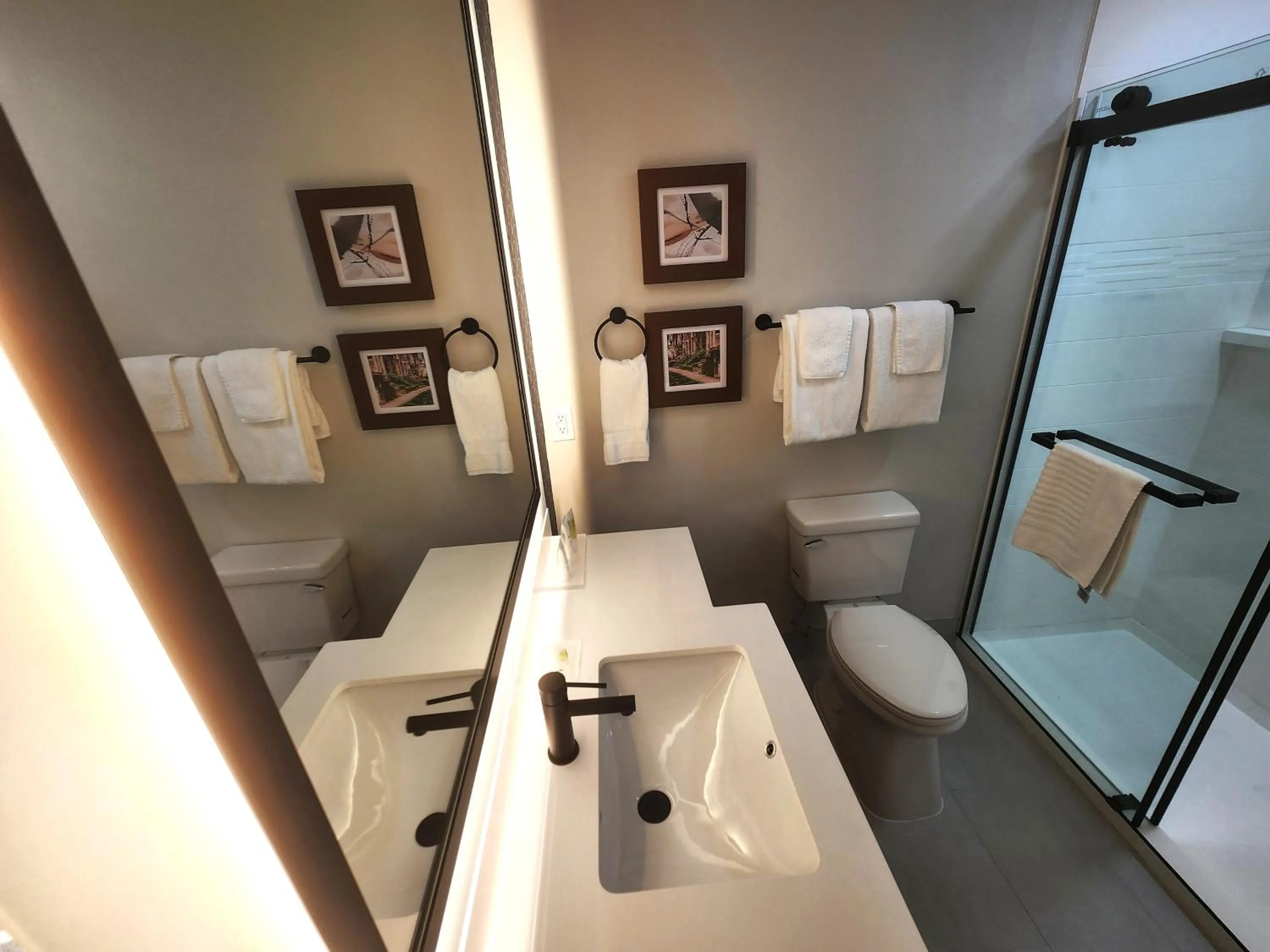 Country Inn & Suites by Radisson, Dahlgren-King George, VA