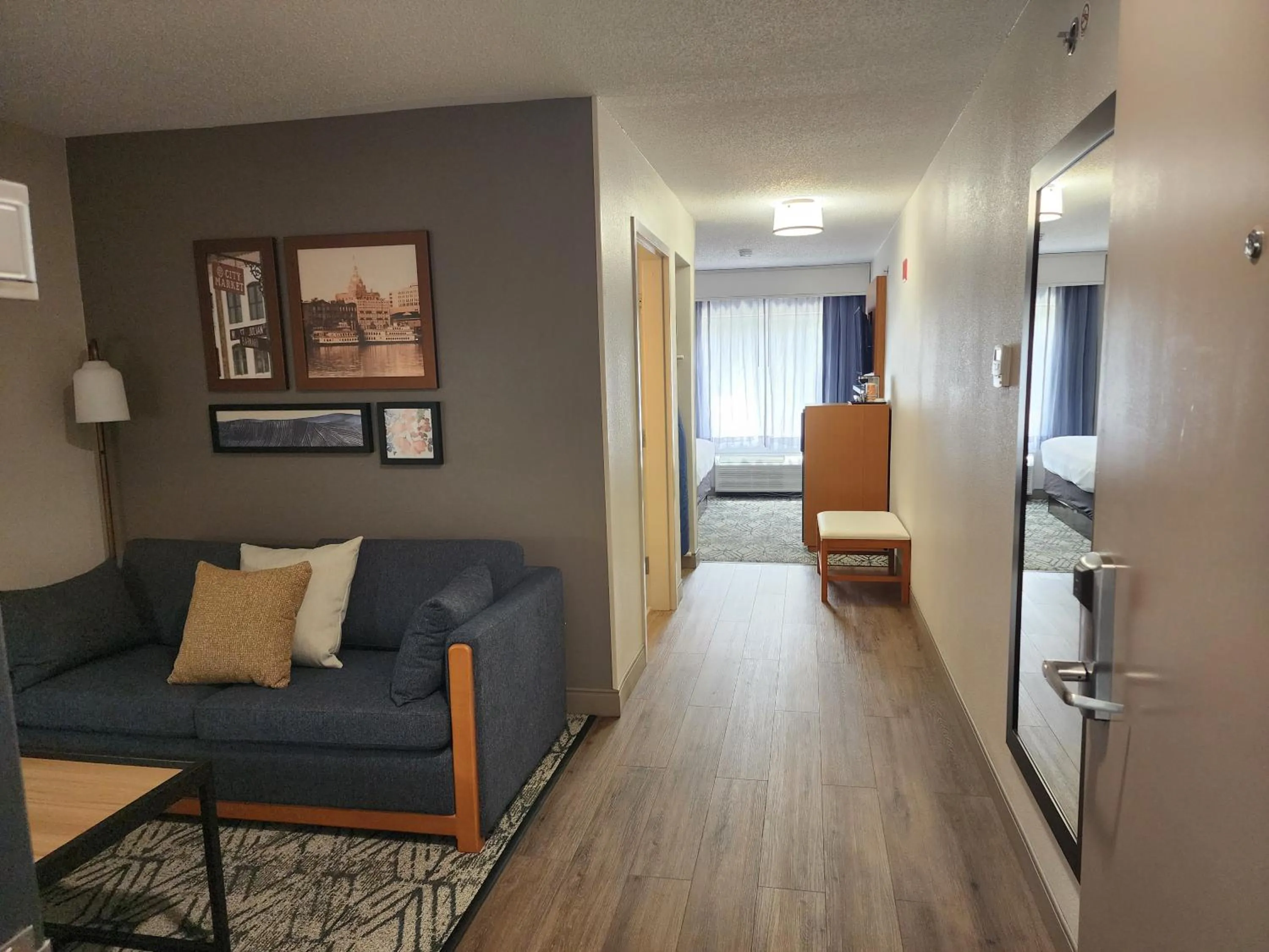 Country Inn & Suites by Radisson, Dahlgren-King George, VA