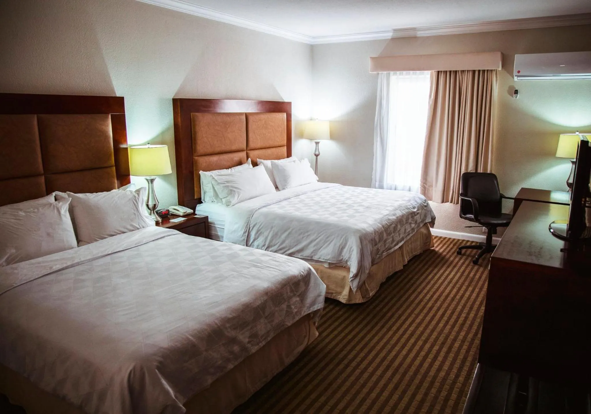 Photo of the whole room, Bed in Holiday Inn Durango by IHG