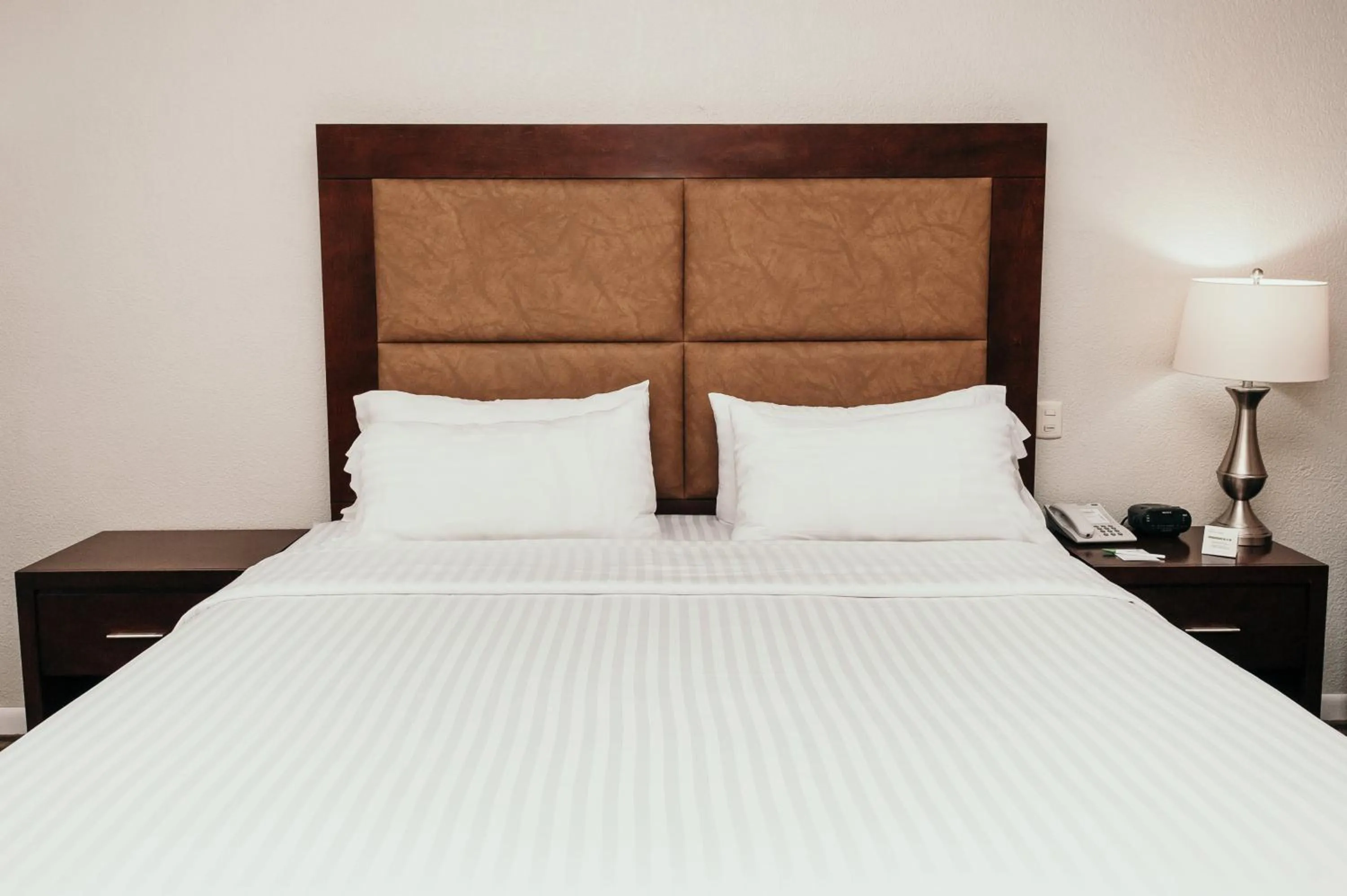 Photo of the whole room, Bed in Holiday Inn Durango by IHG