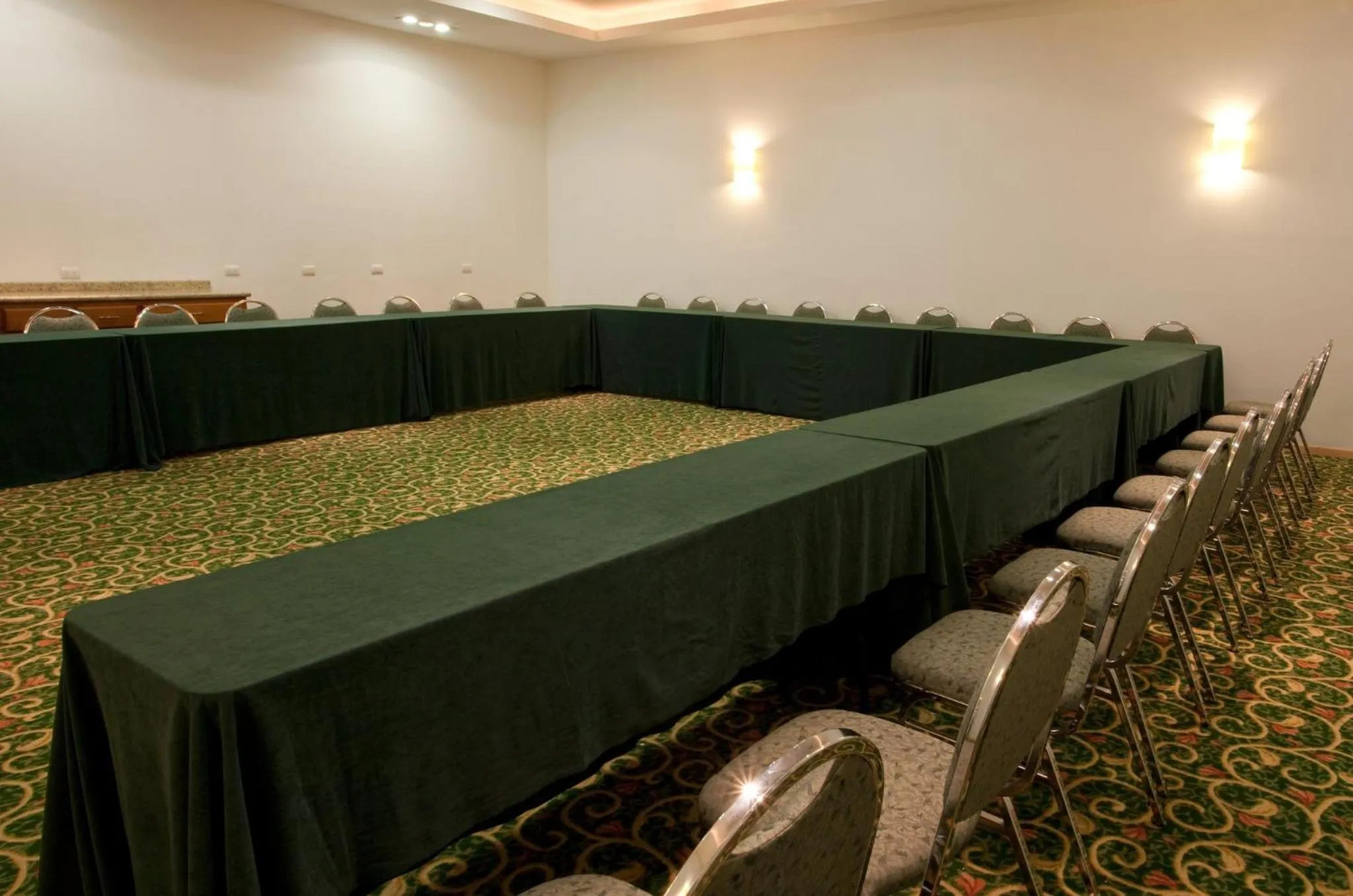 Meeting/conference room in Holiday Inn Durango by IHG