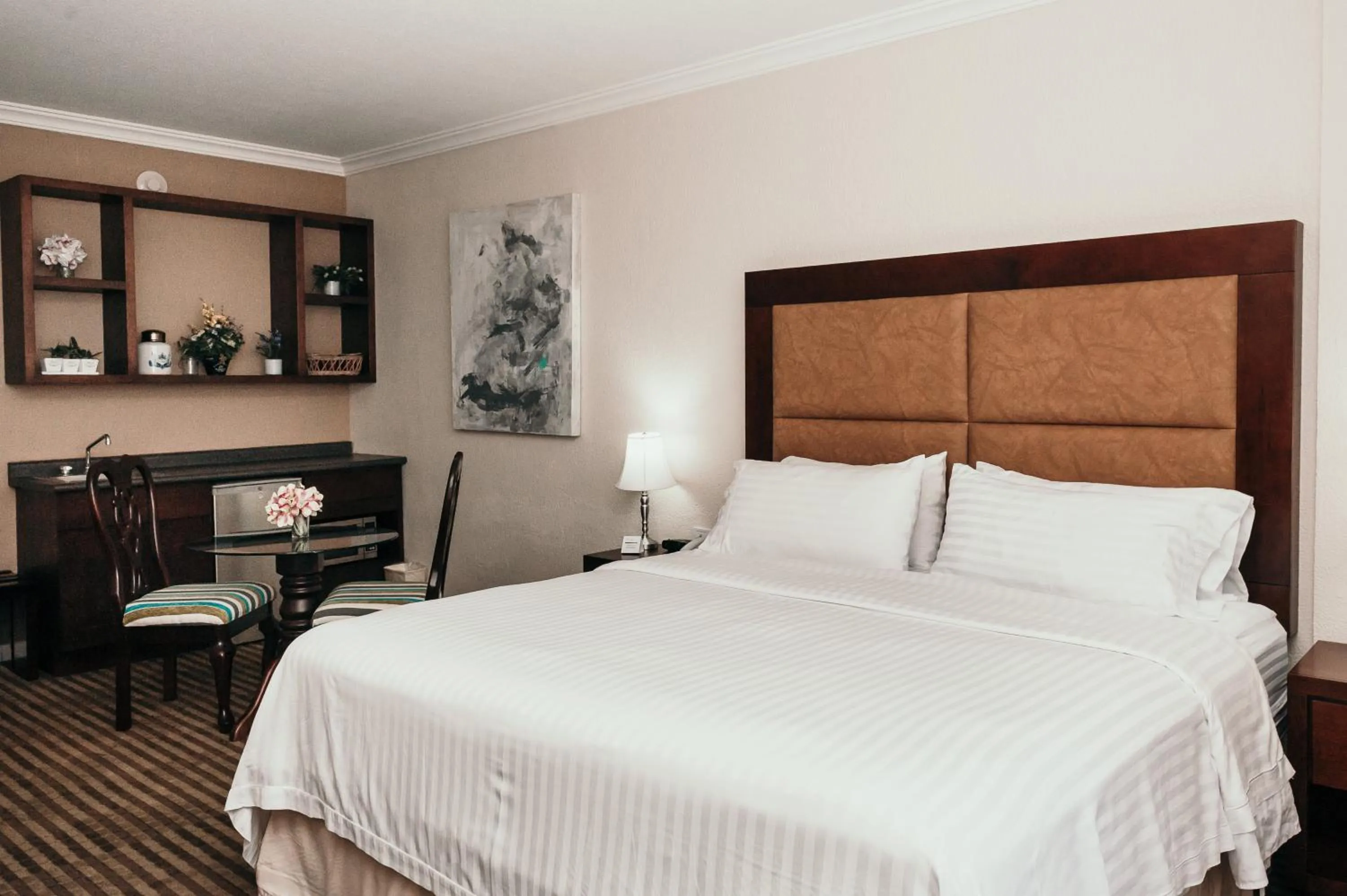 Photo of the whole room, Bed in Holiday Inn Durango by IHG