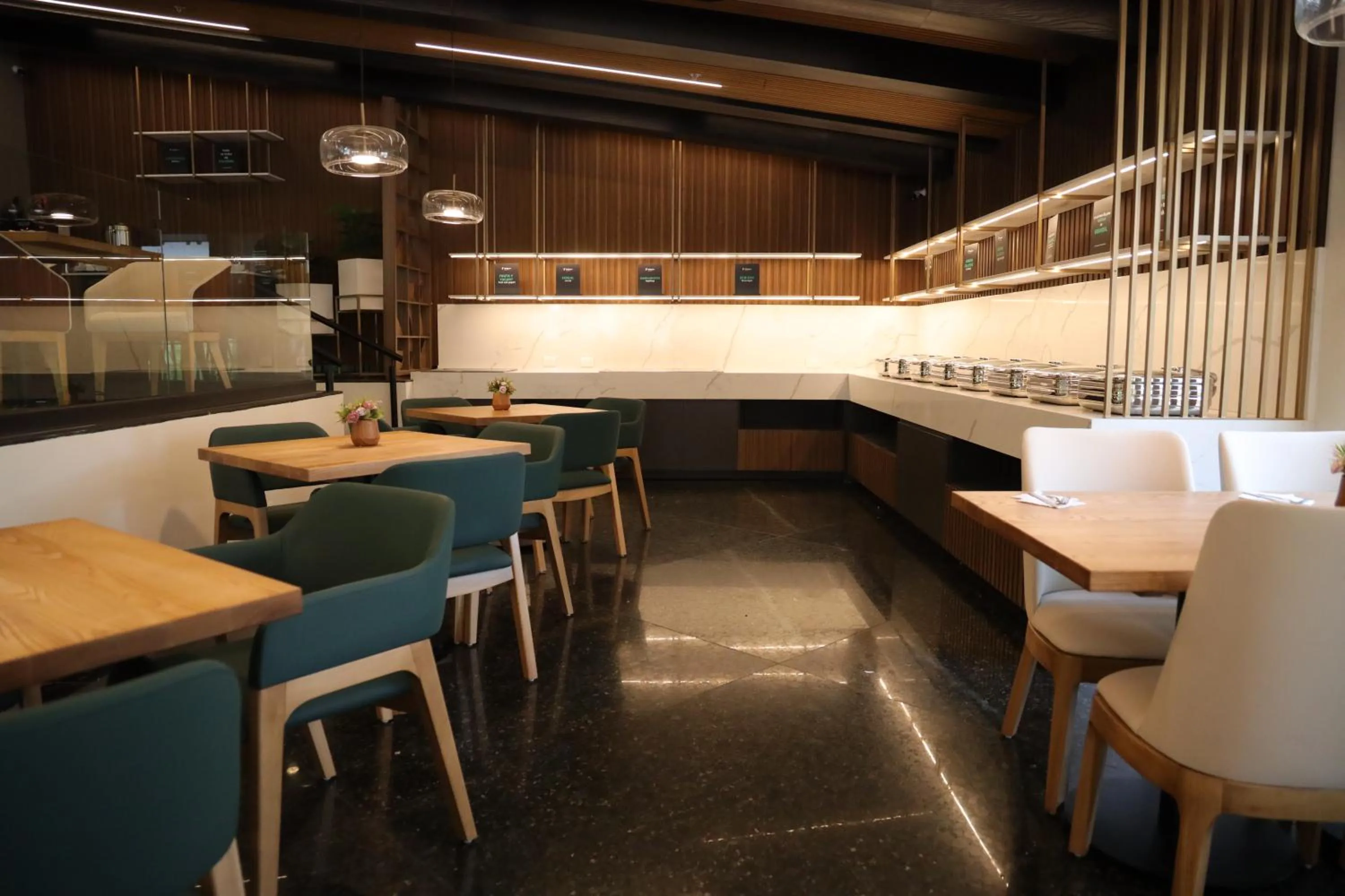 Restaurant/places to eat in Holiday Inn Durango by IHG