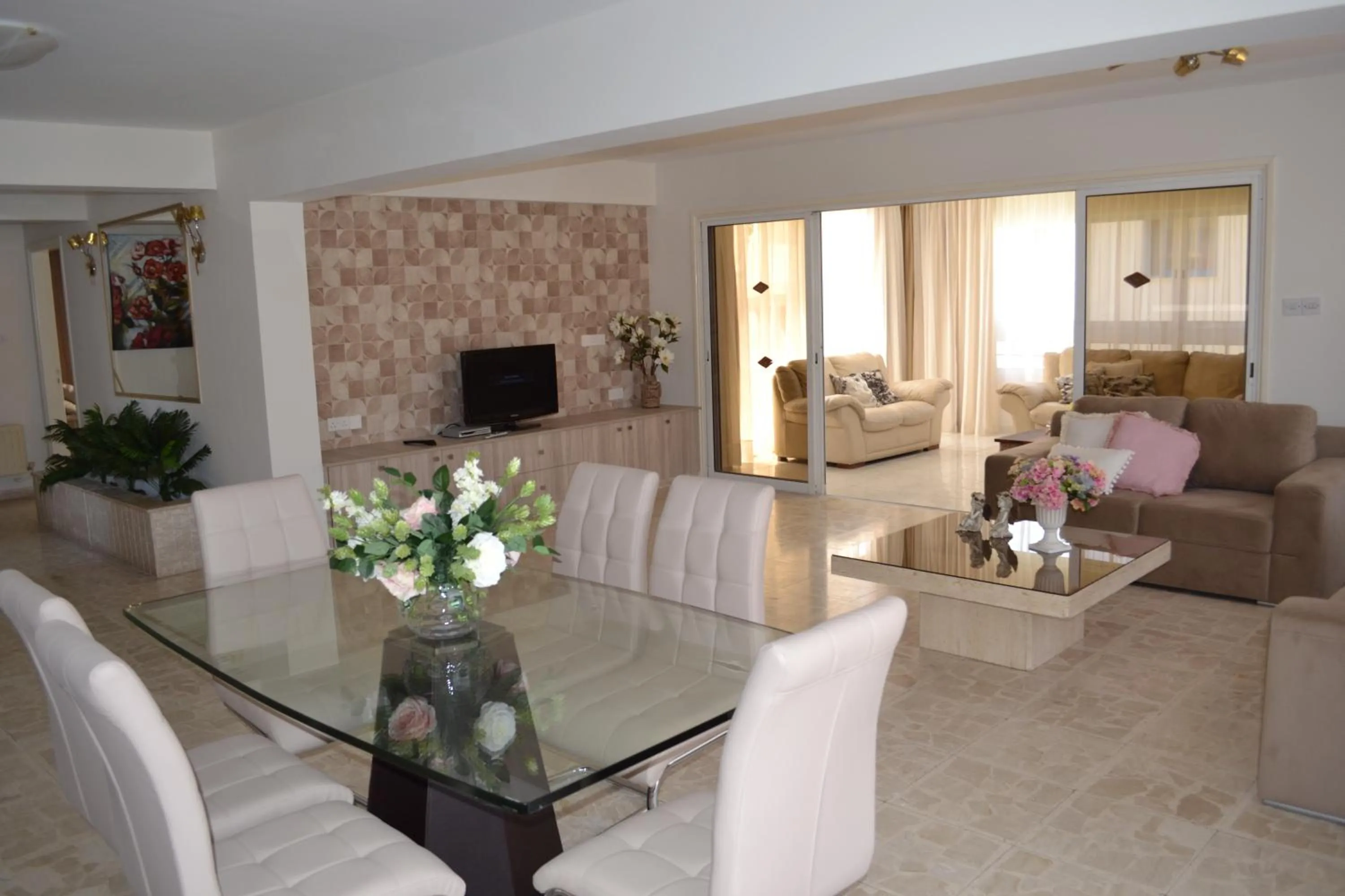 TV and multimedia in Marianna Hotel Apartments