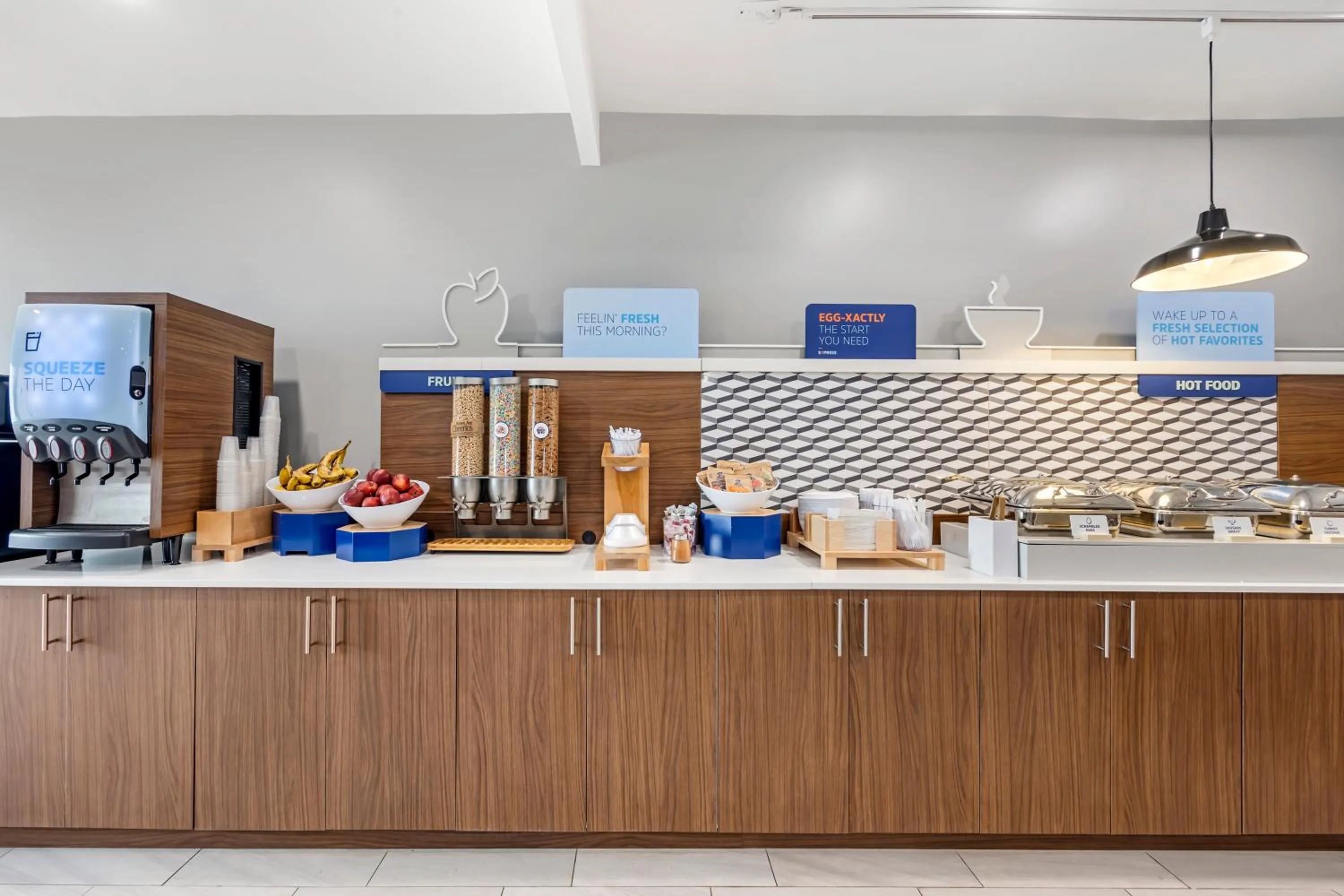 Breakfast in Holiday Inn Express White House by IHG