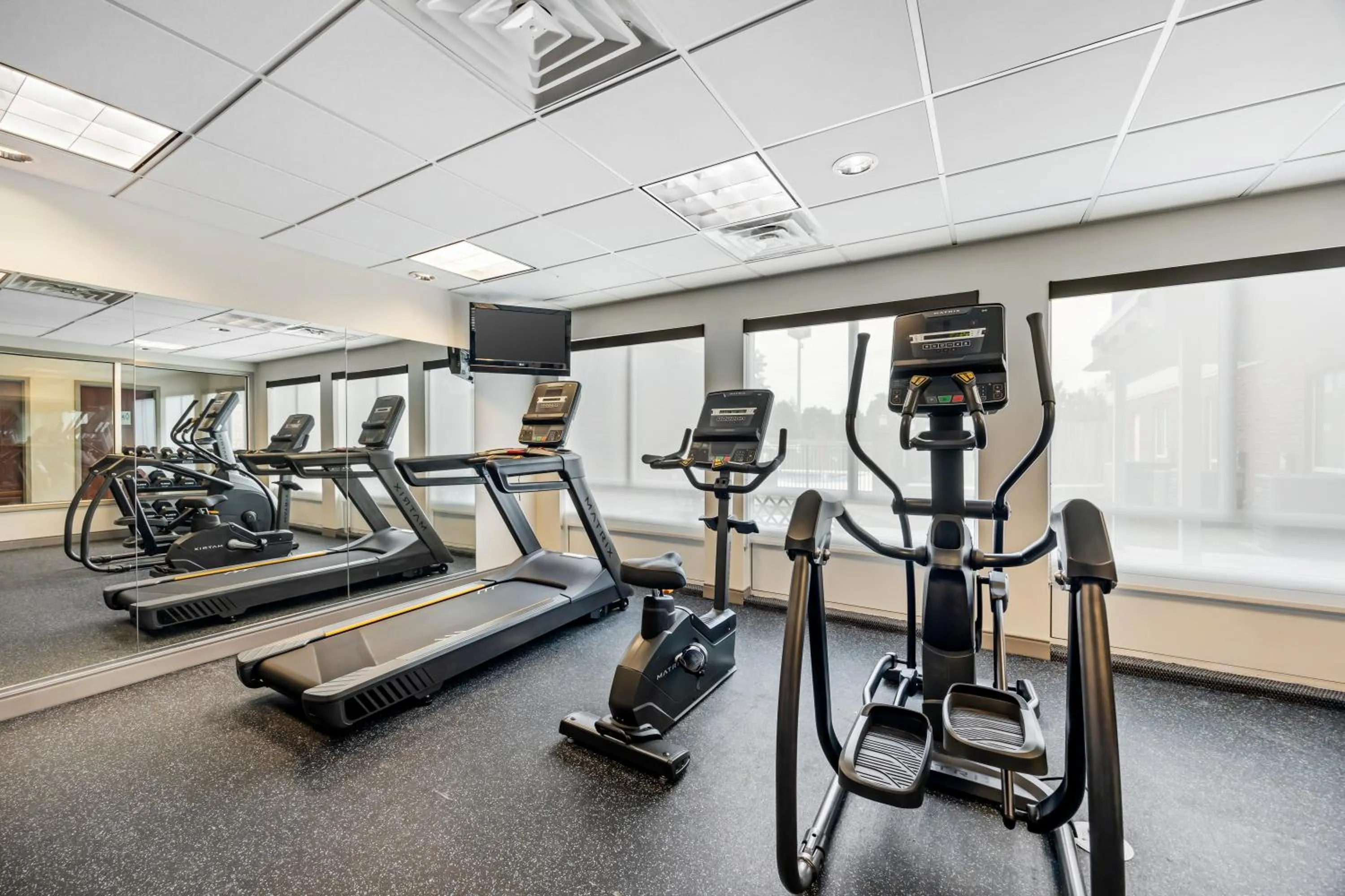 Fitness centre/facilities in Holiday Inn Express White House by IHG