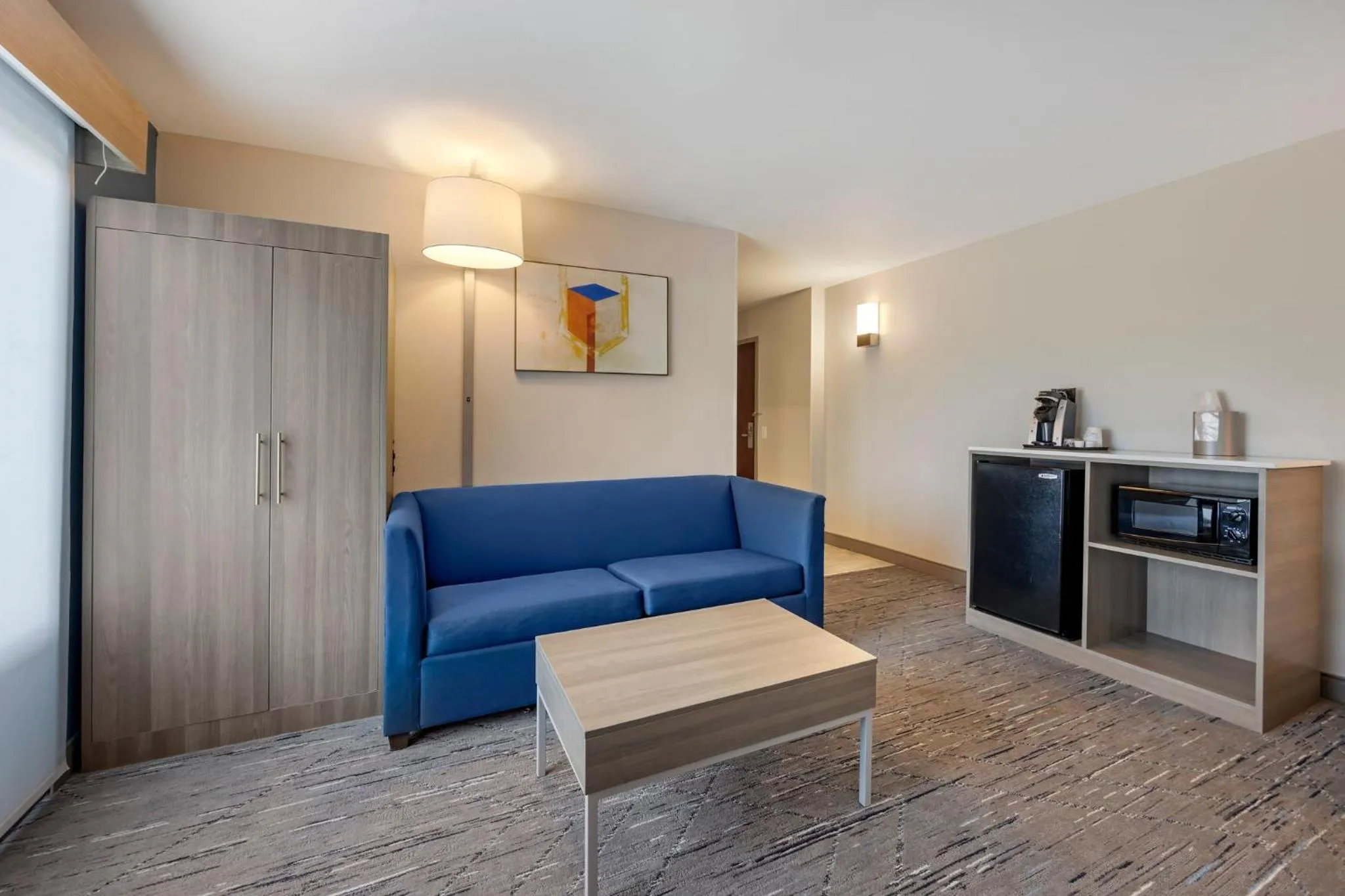 Photo of the whole room in Holiday Inn Express White House by IHG