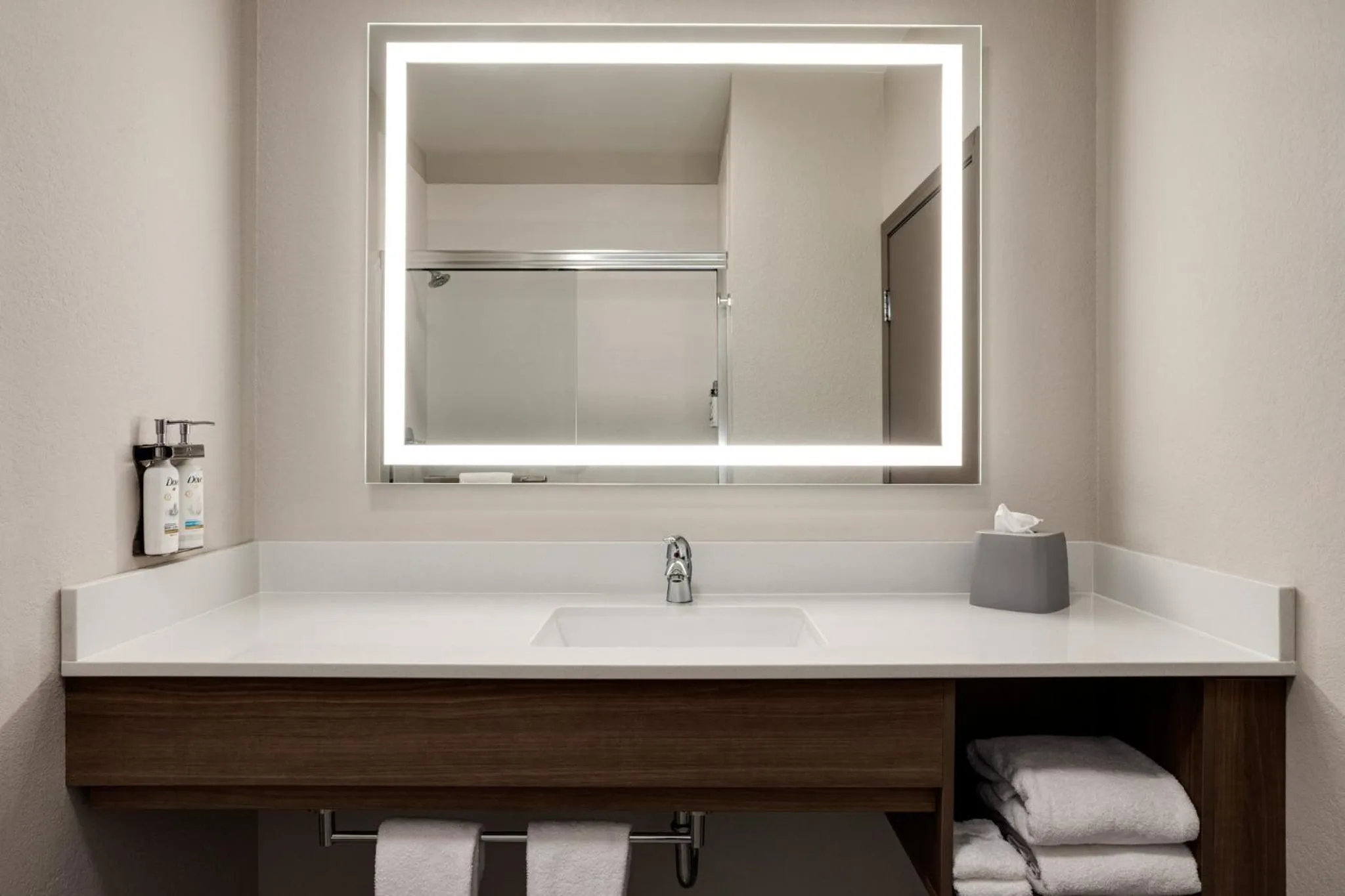 Photo of the whole room in Holiday Inn Express & Suites Forrest City by IHG