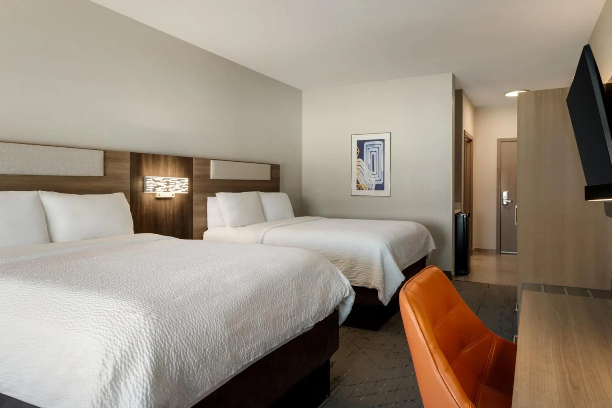 Photo of the whole room, Bed in Holiday Inn Express & Suites Forrest City by IHG