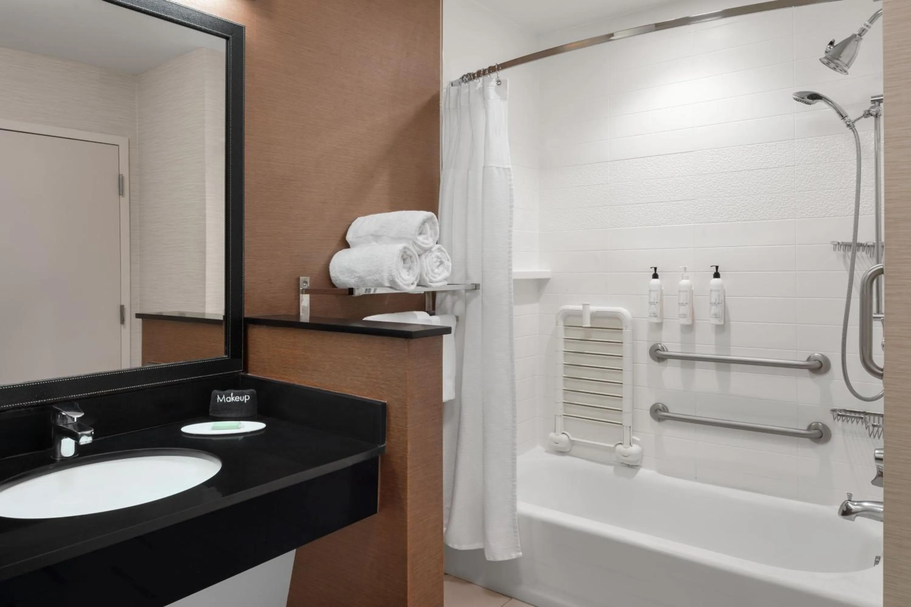 Bathroom in Fairfield Inn & Suites by Marriott Orlando Kissimmee/Celebration