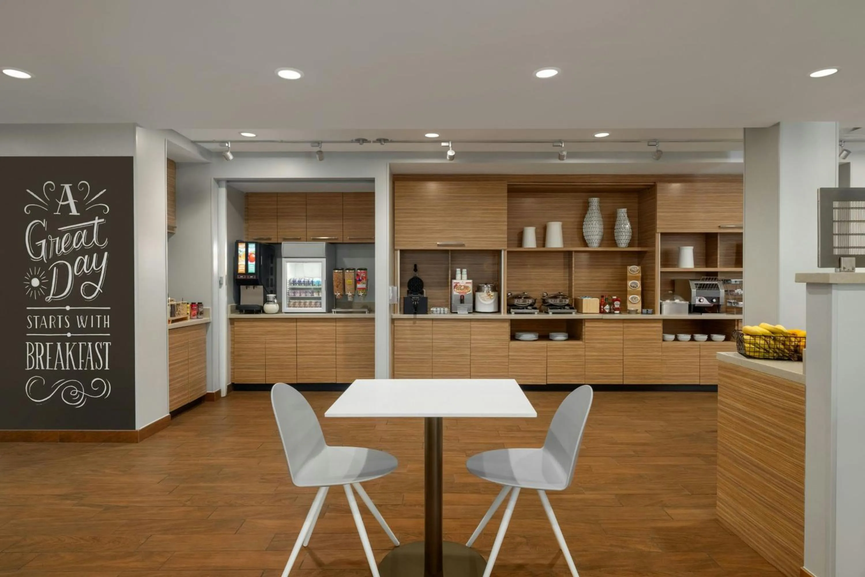 Breakfast in TownePlace Suites by Marriott Pittsburgh Harmarville