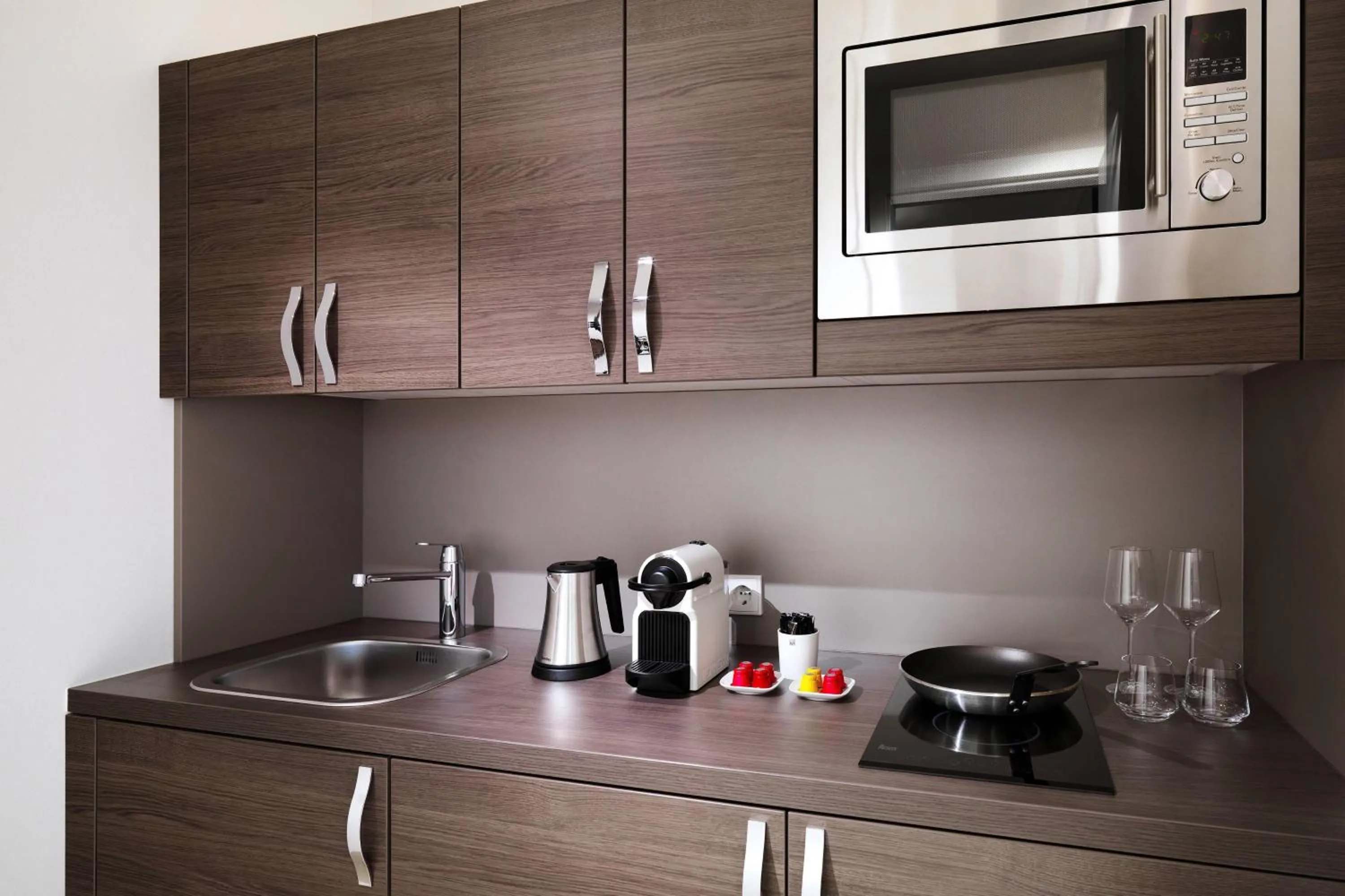 Kitchen or kitchenette in Bonn Marriott Hotel