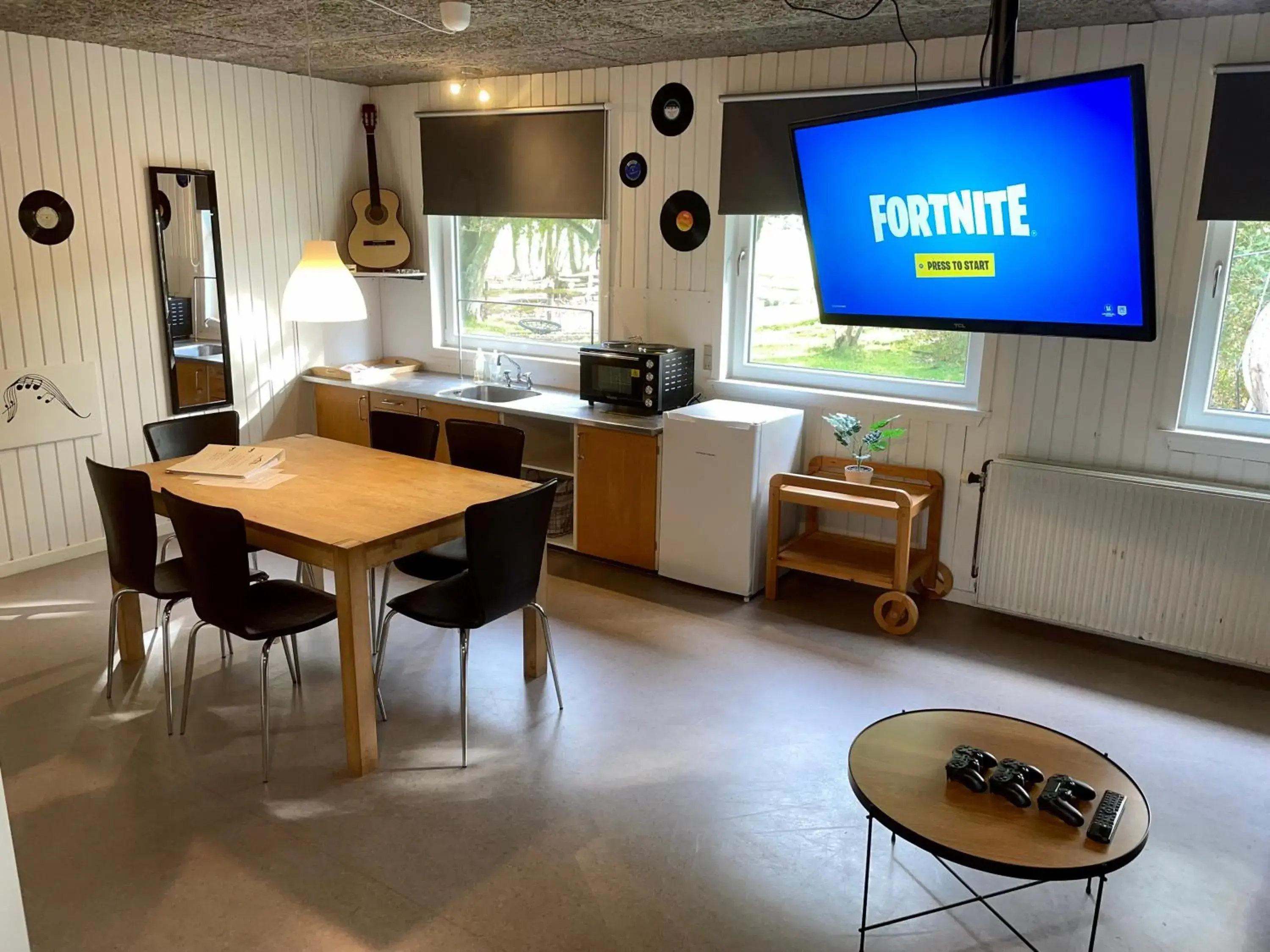 Two-Bedroom Apartment with Kitchen and shared Bathroom in Hestkær Family Rooms Two-Bedroom Apartment with Kitchen and shared Bathroom in Hestkær Family Rooms