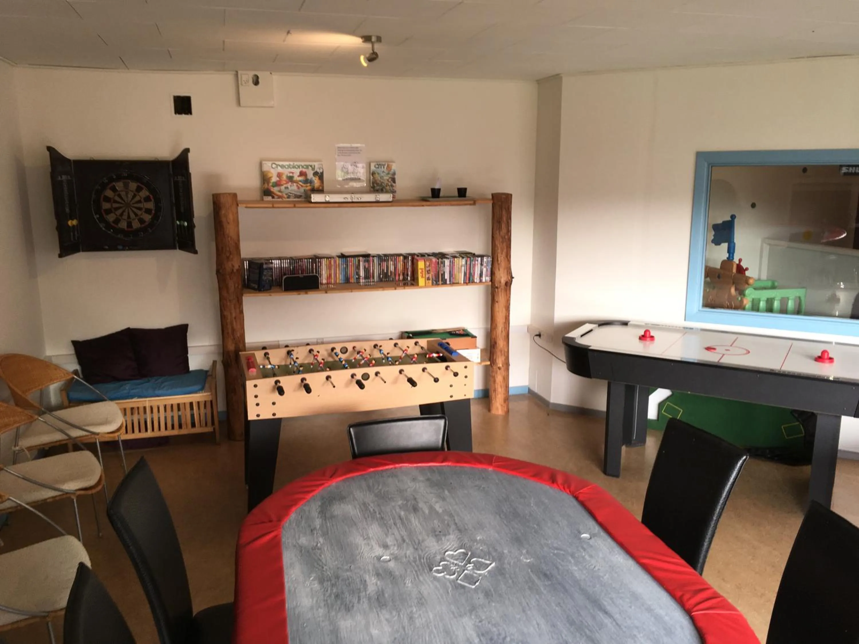 Billiard in Hestkær Family Rooms