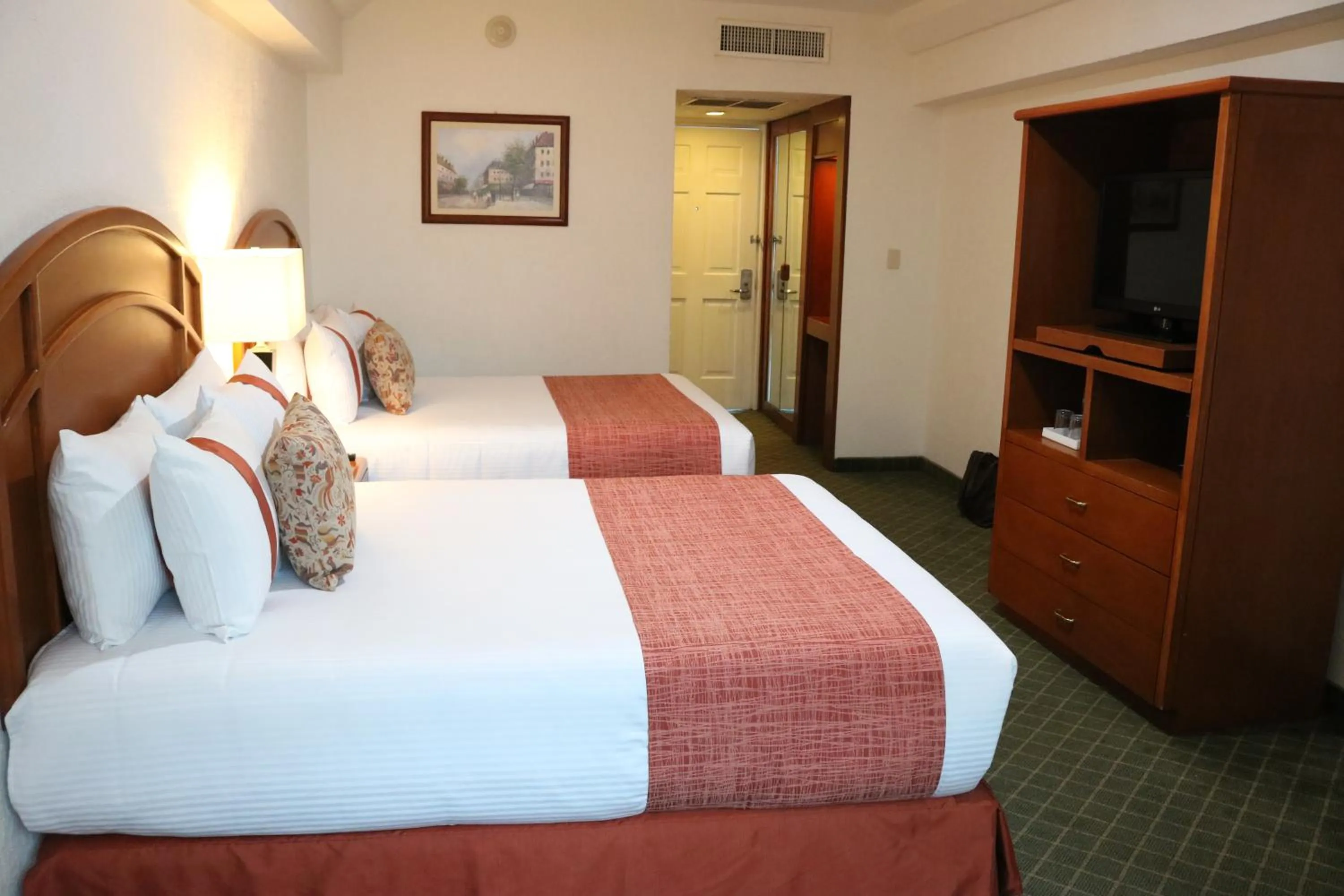 Photo of the whole room, Bed in Mision Pachuca