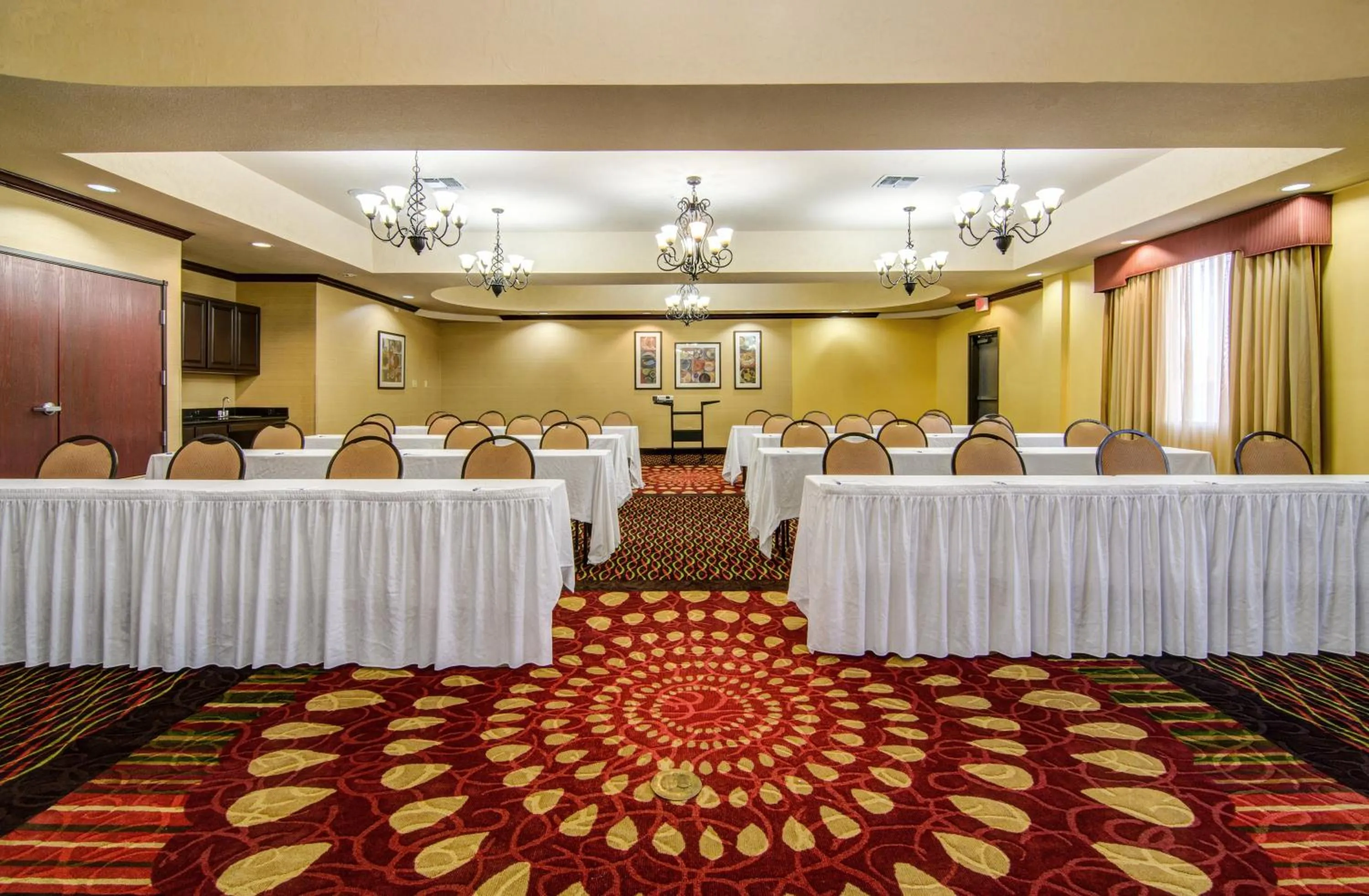 Meeting/conference room in Holiday Inn Express Hotel & Suites Terrell by IHG