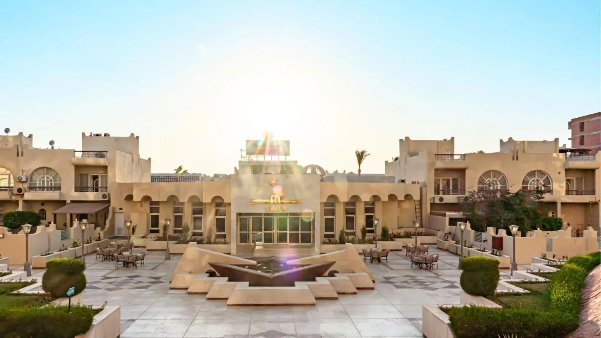 Property building in Sunny Days Mirette Family Resort