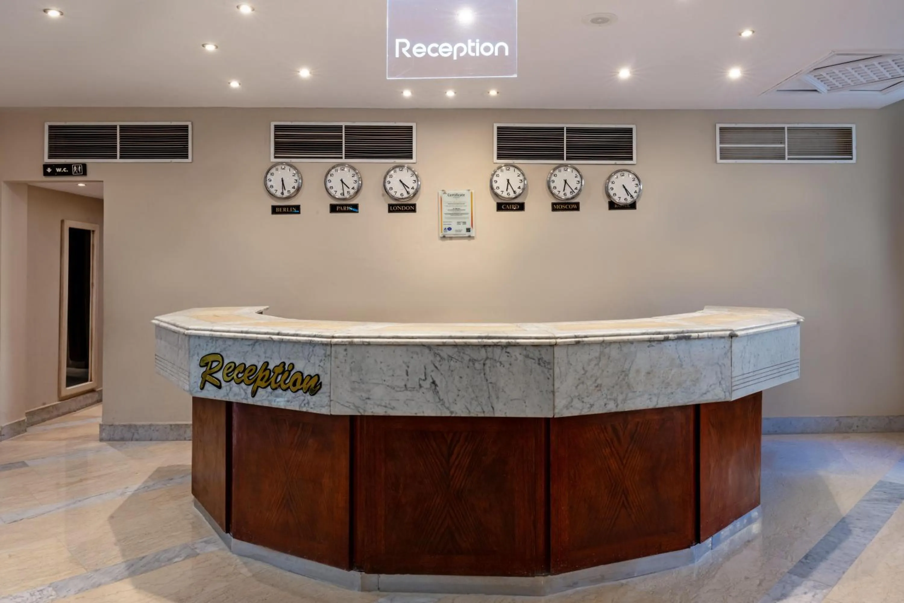 Lounge or bar in Sunny Days Mirette Family Resort