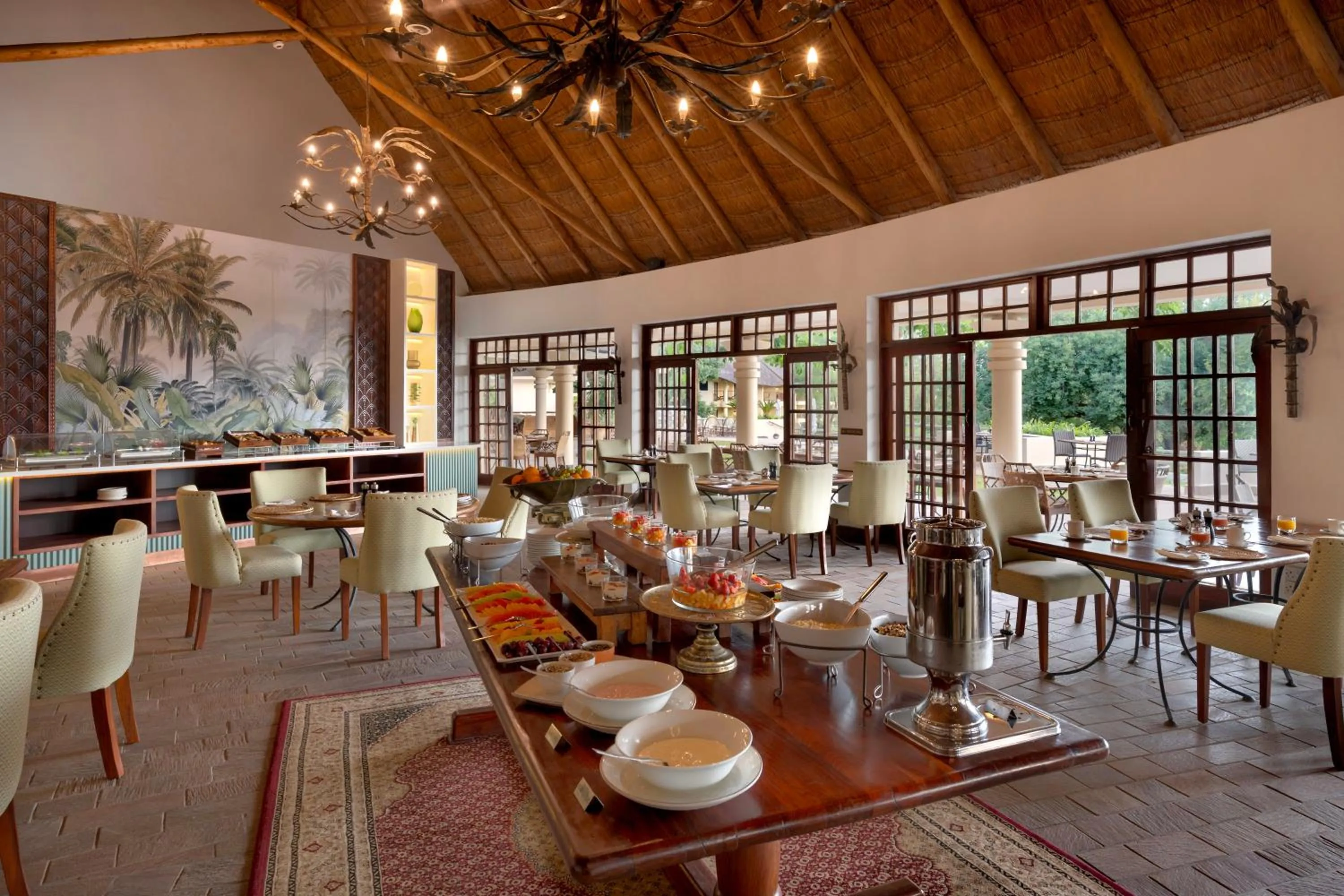 Restaurant/places to eat in Ilala Lodge Hotel