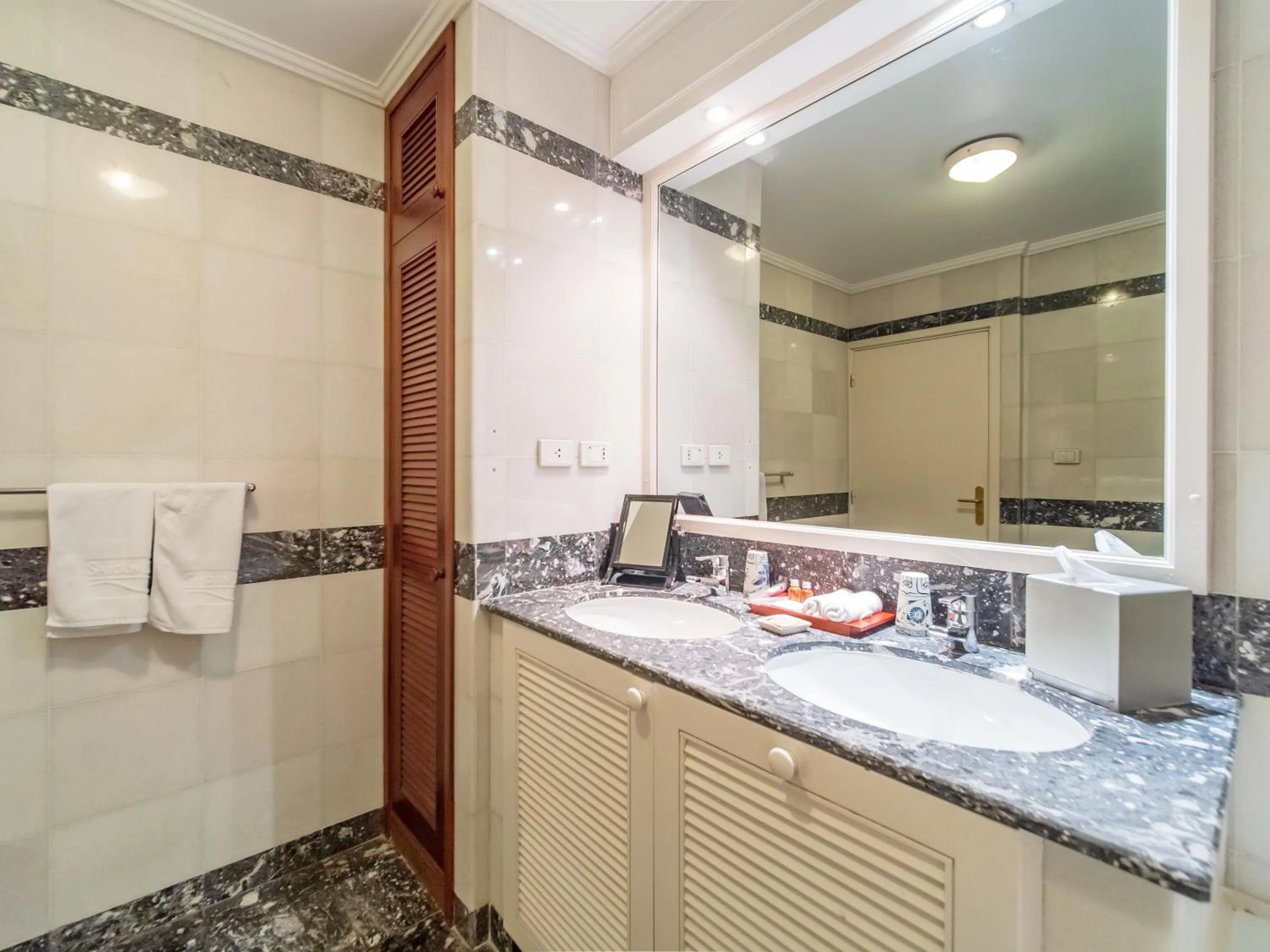 Bathroom in Saigon Domaine Luxury Residences