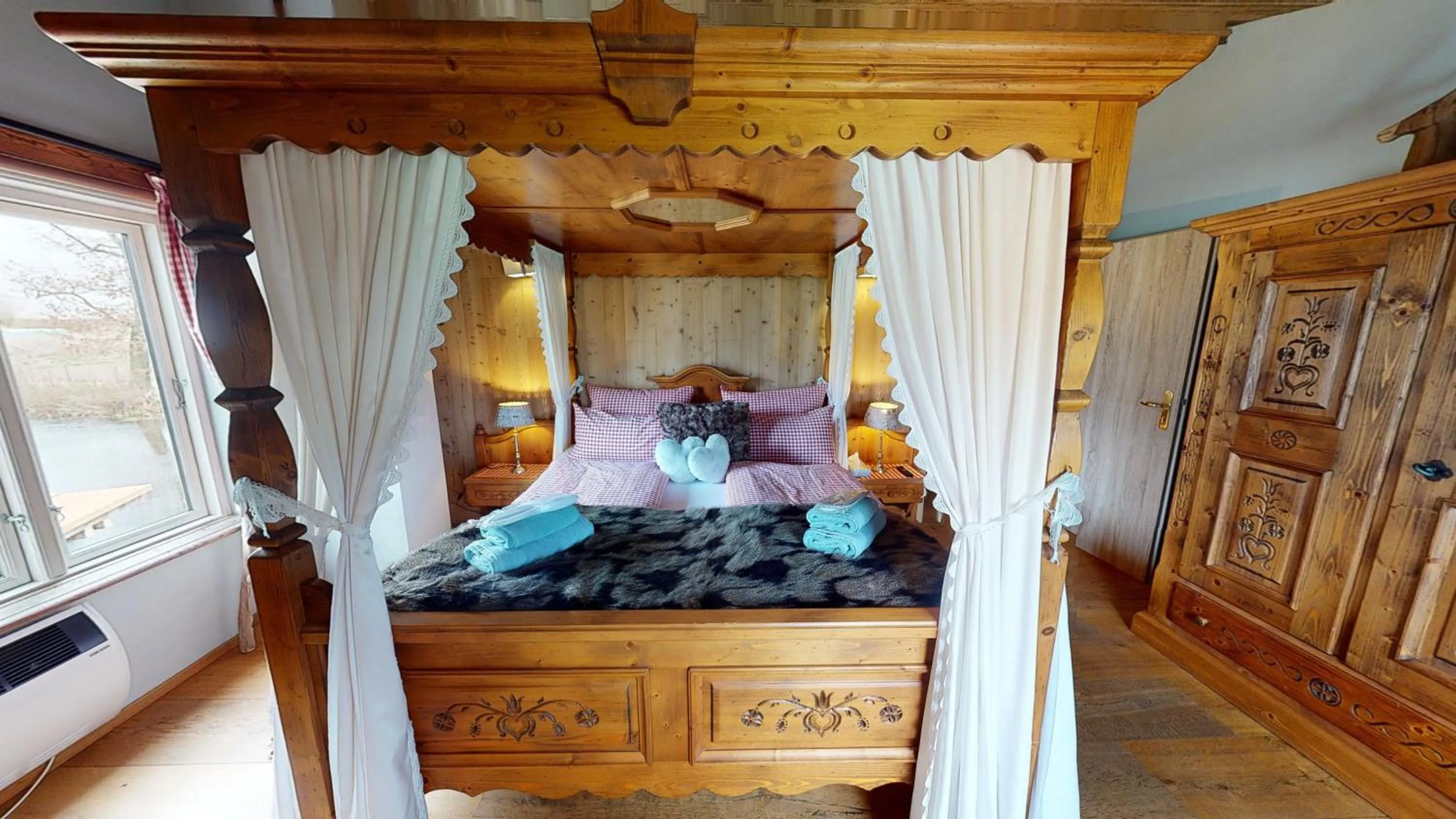 Bedroom, Bed in Herrenhaus Gut Neuruppersdorf