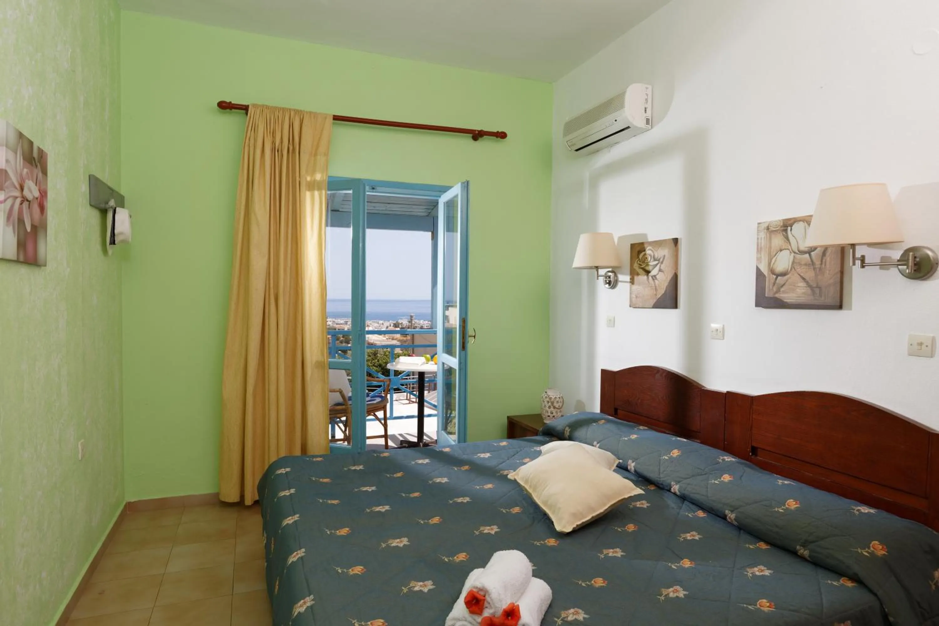 Bedroom, Bed in Piskopiano Village