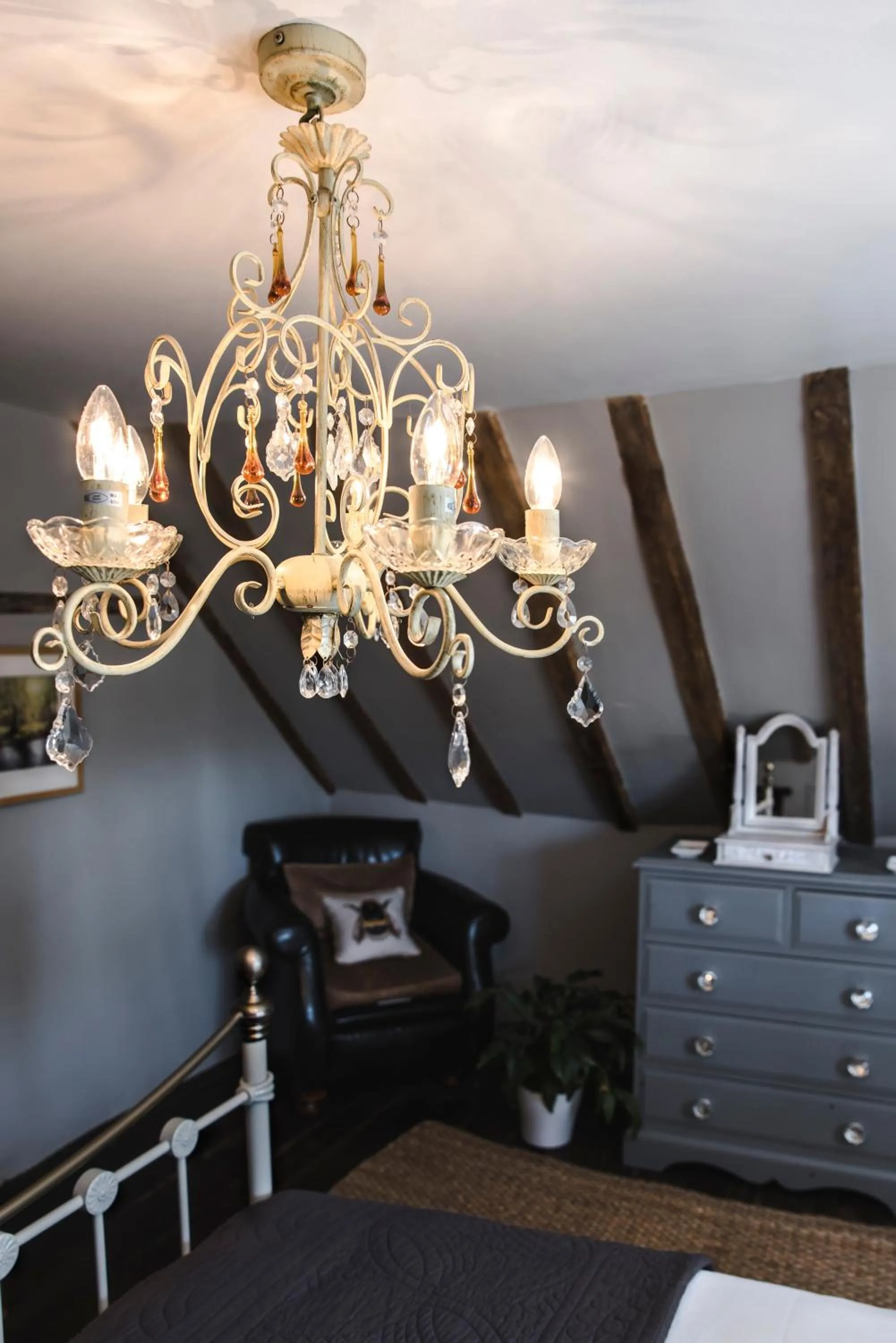 Bedroom in The Jasmine Room