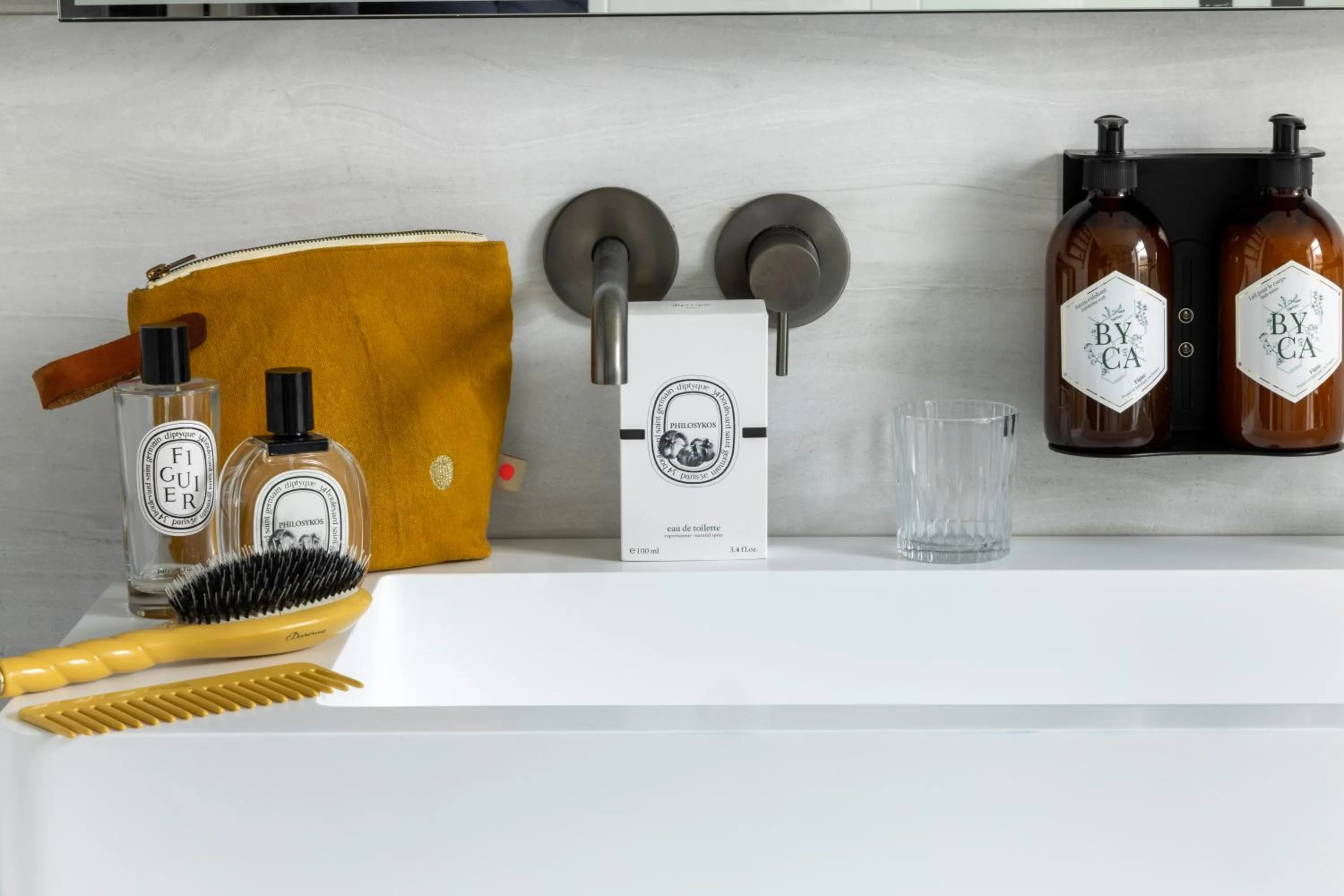 Bathroom in Hôtel Raspail Montparnasse