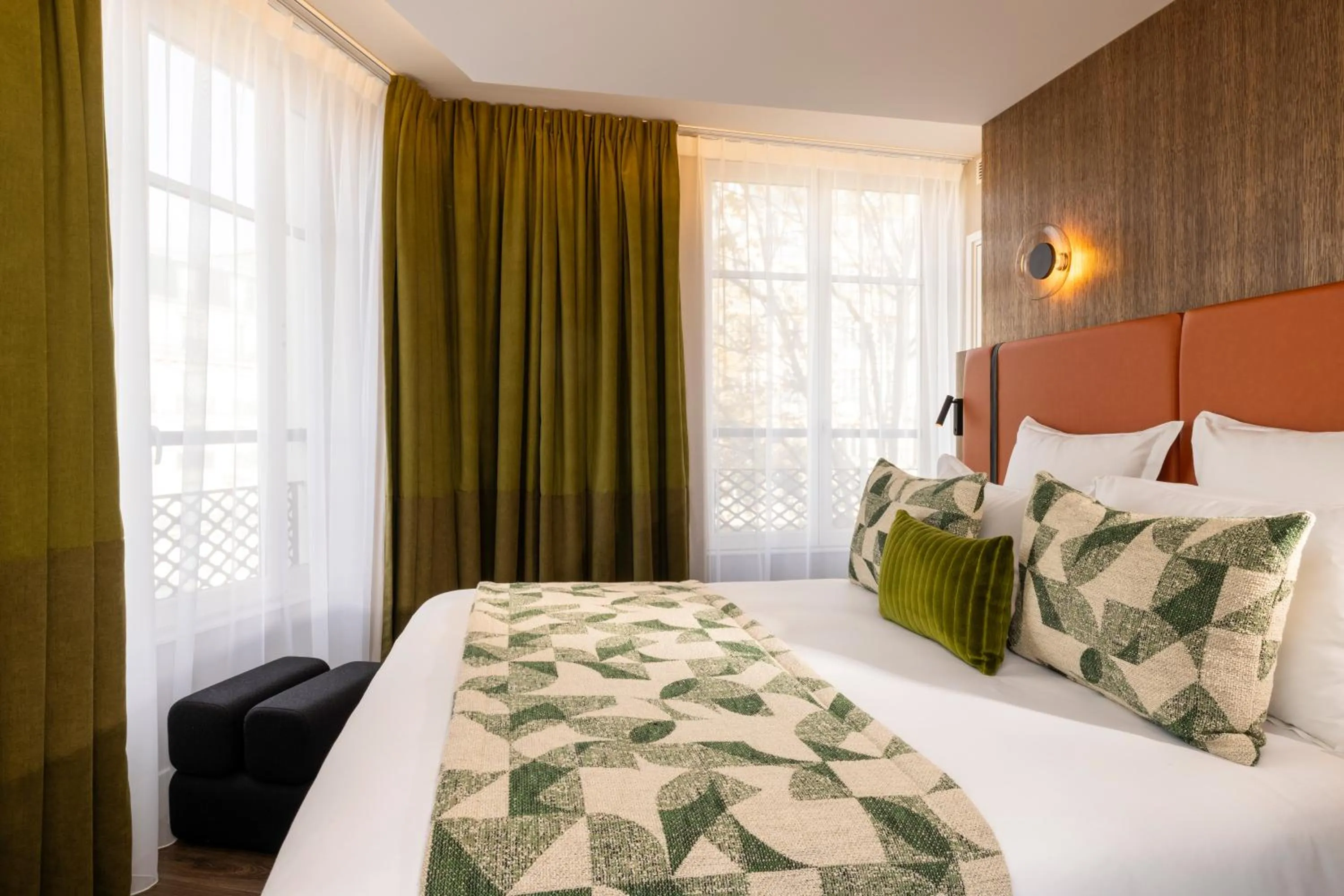 Bed in Hôtel Raspail Montparnasse