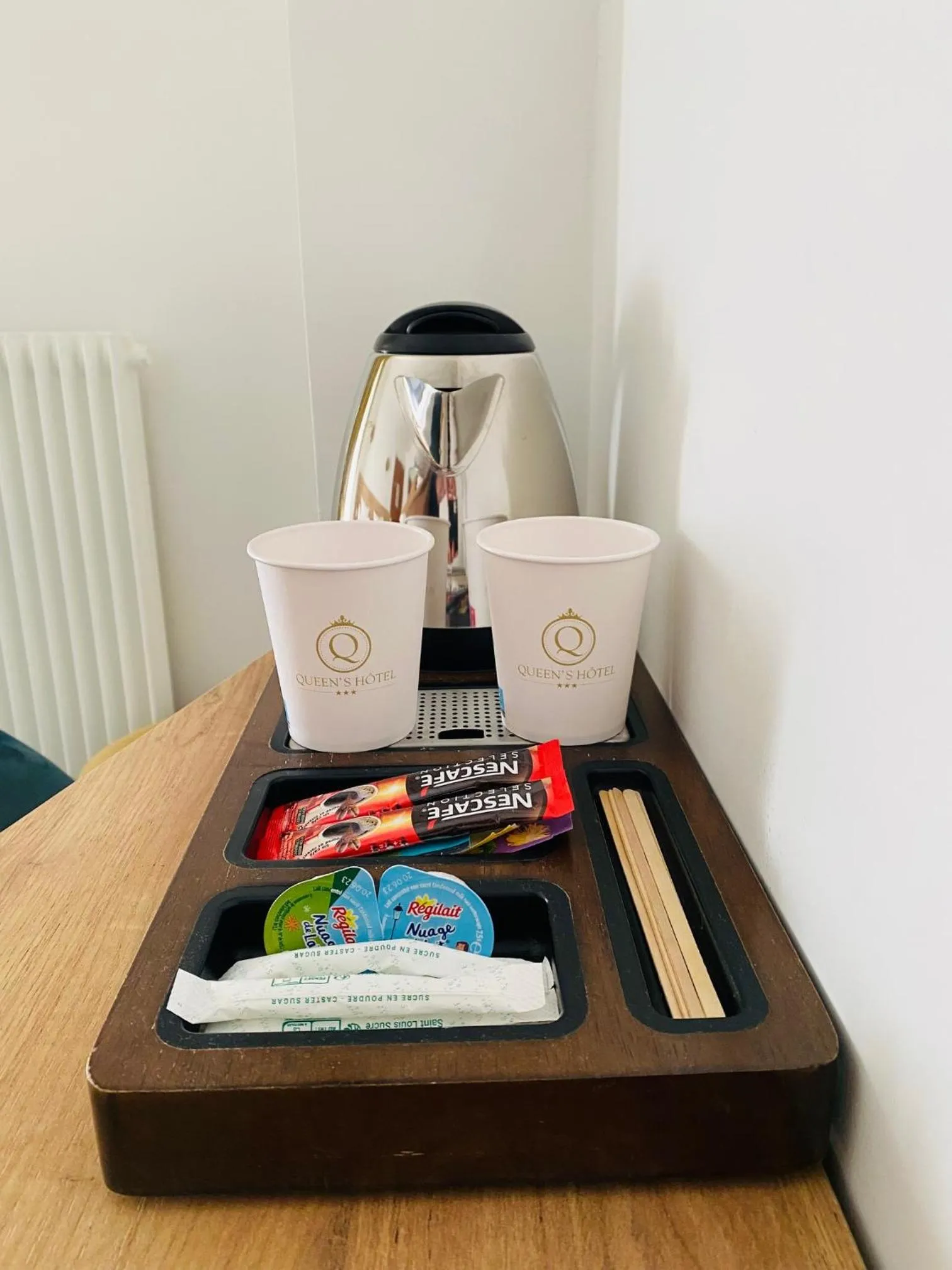 Coffee/tea facilities in Queens Boutique Hotel