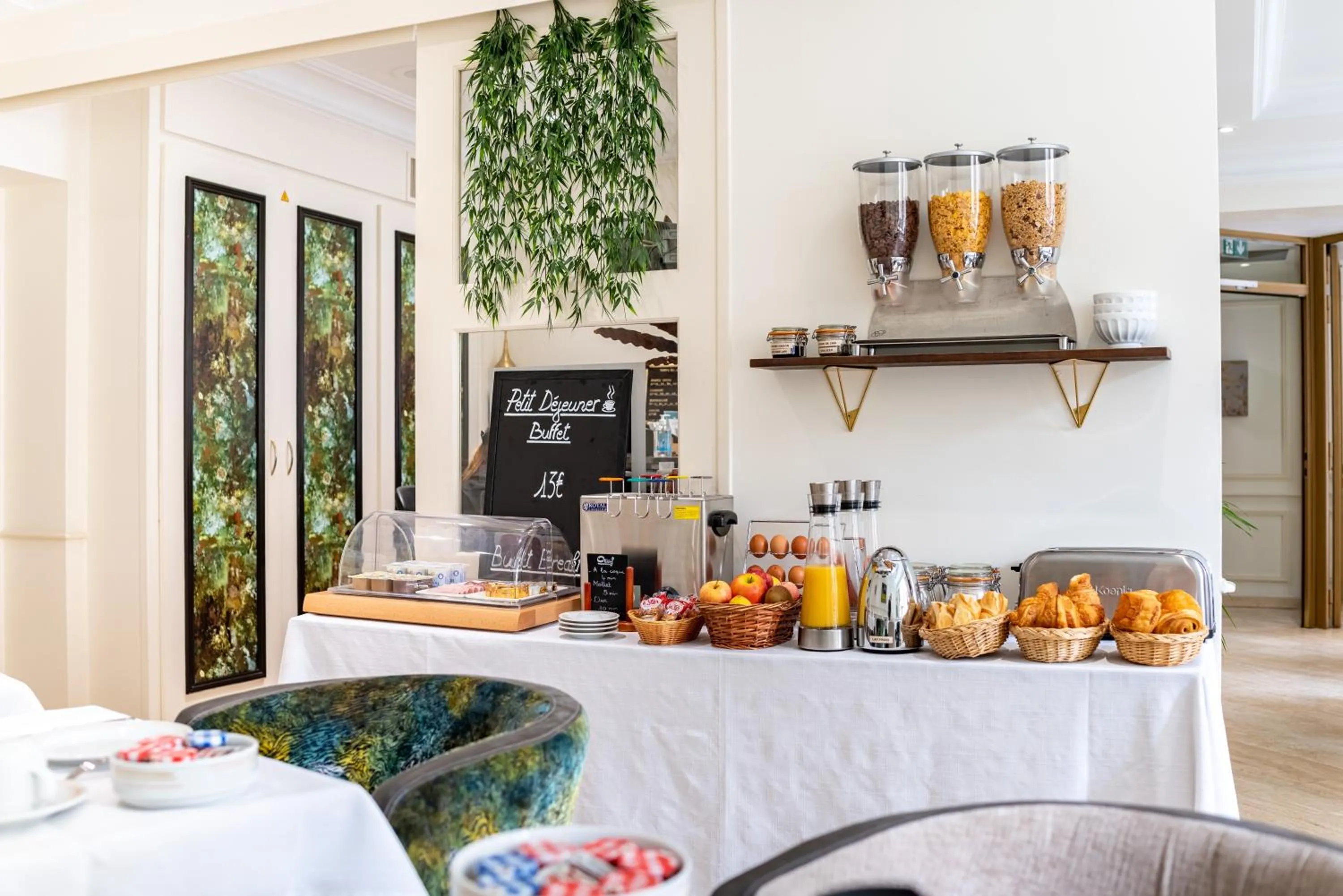 Buffet breakfast in Queens Boutique Hotel